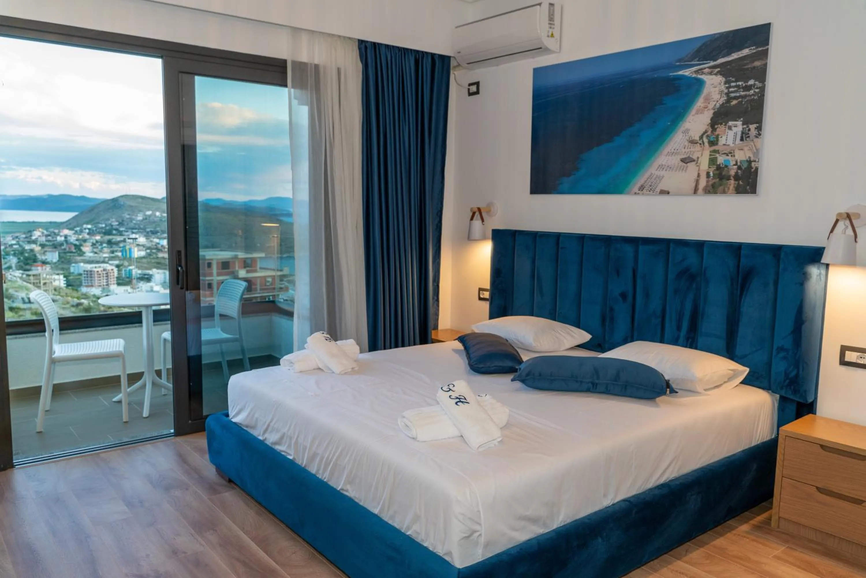 Bed in Hilltop Heaven Hotel