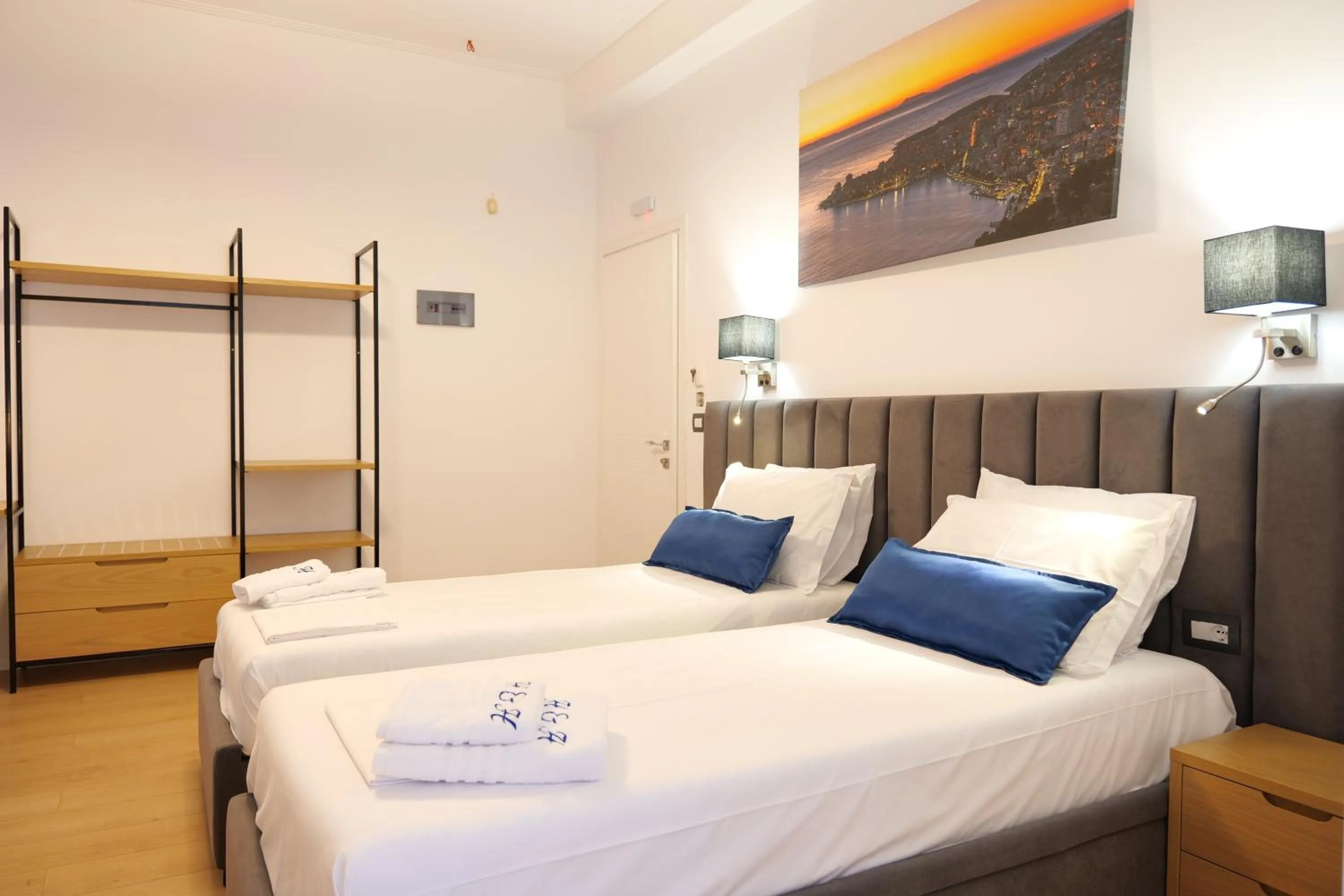 Bedroom, Bed in Hilltop Heaven Hotel