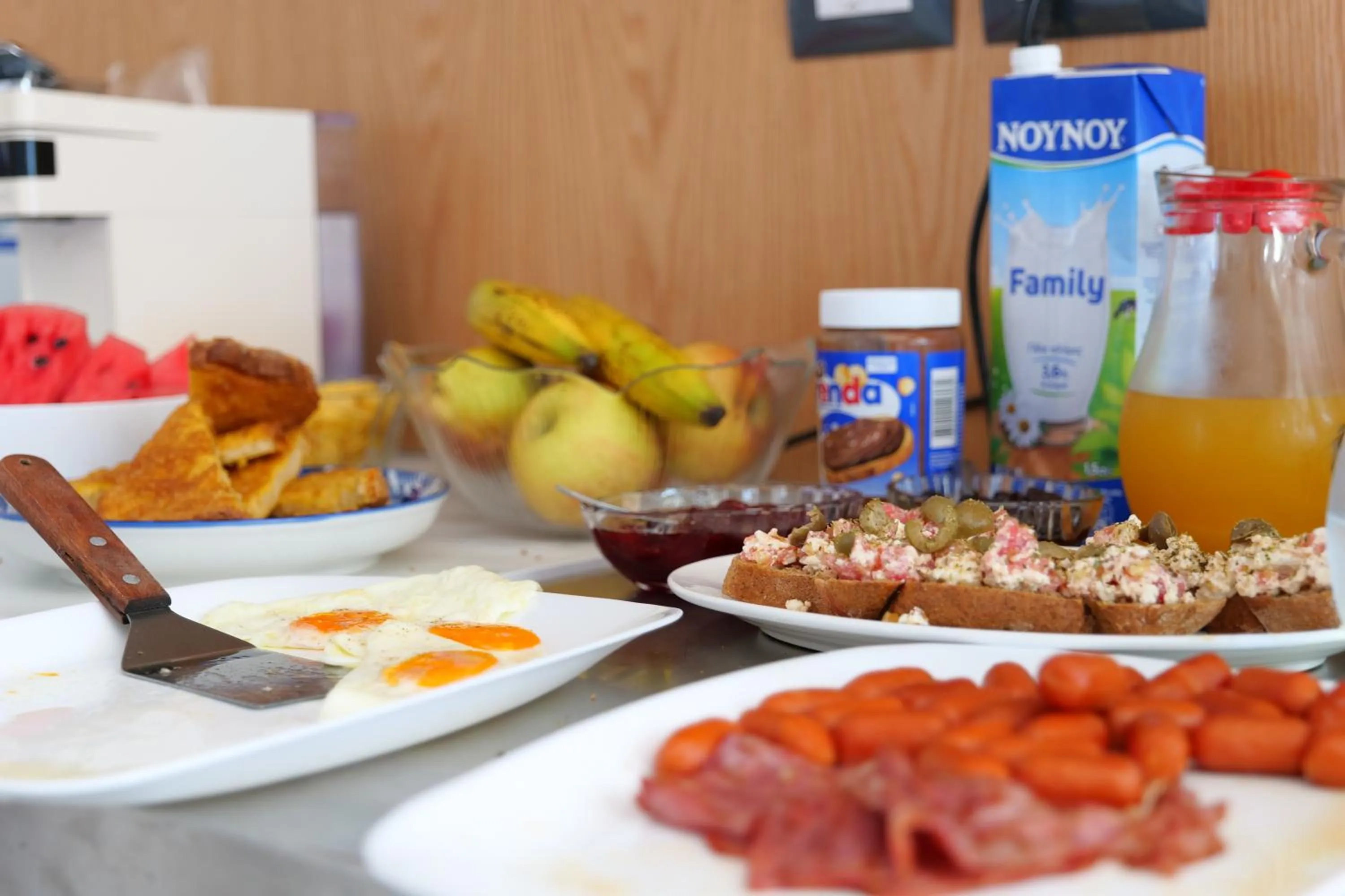 Food and drinks in Hilltop Heaven Hotel