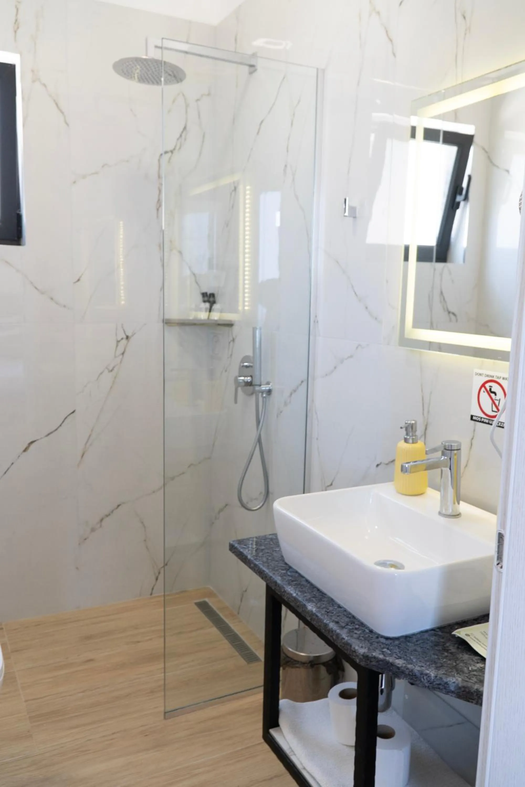 Hilltop Heaven Hotel