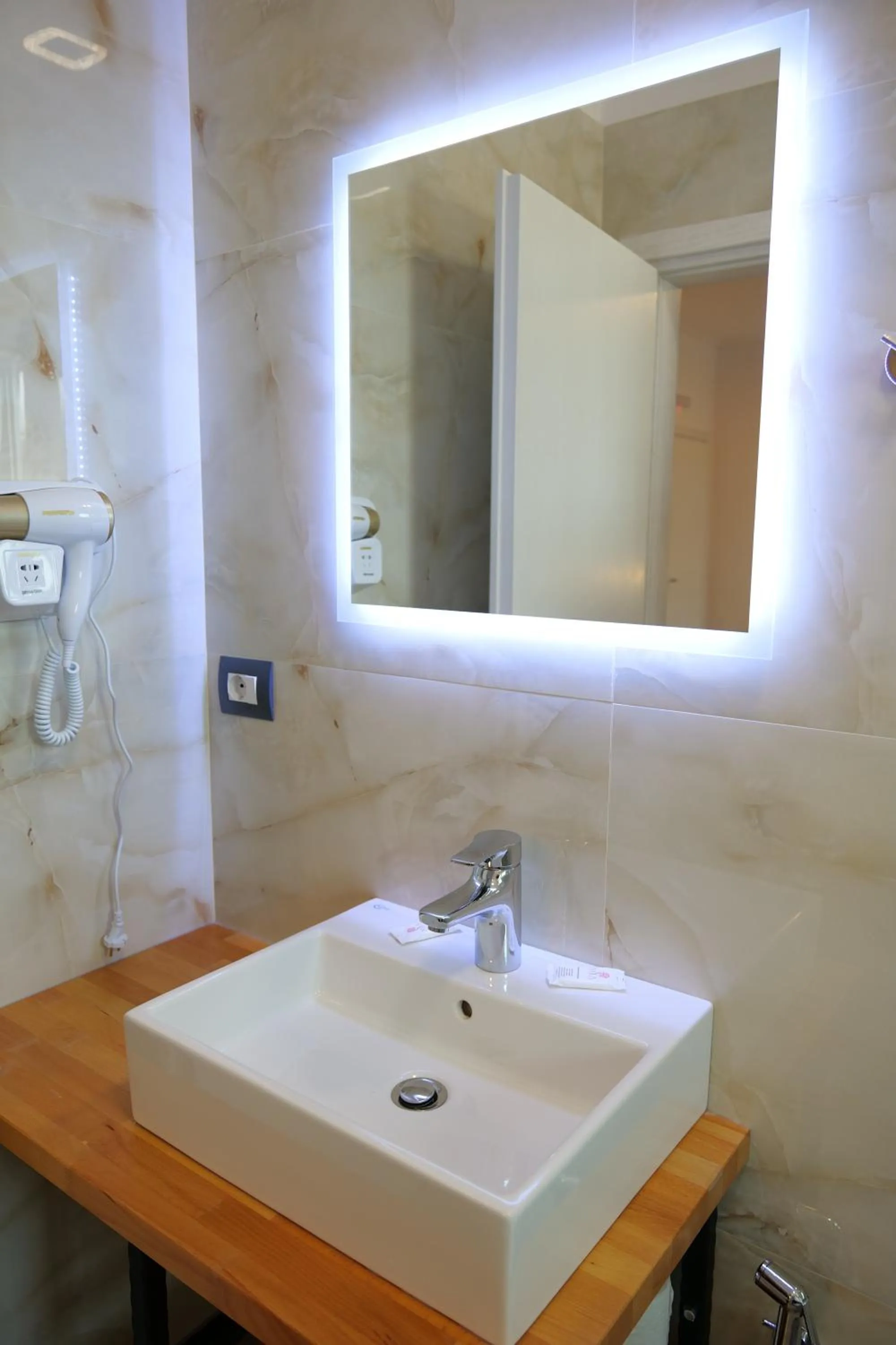 Bathroom in Hilltop Heaven Hotel