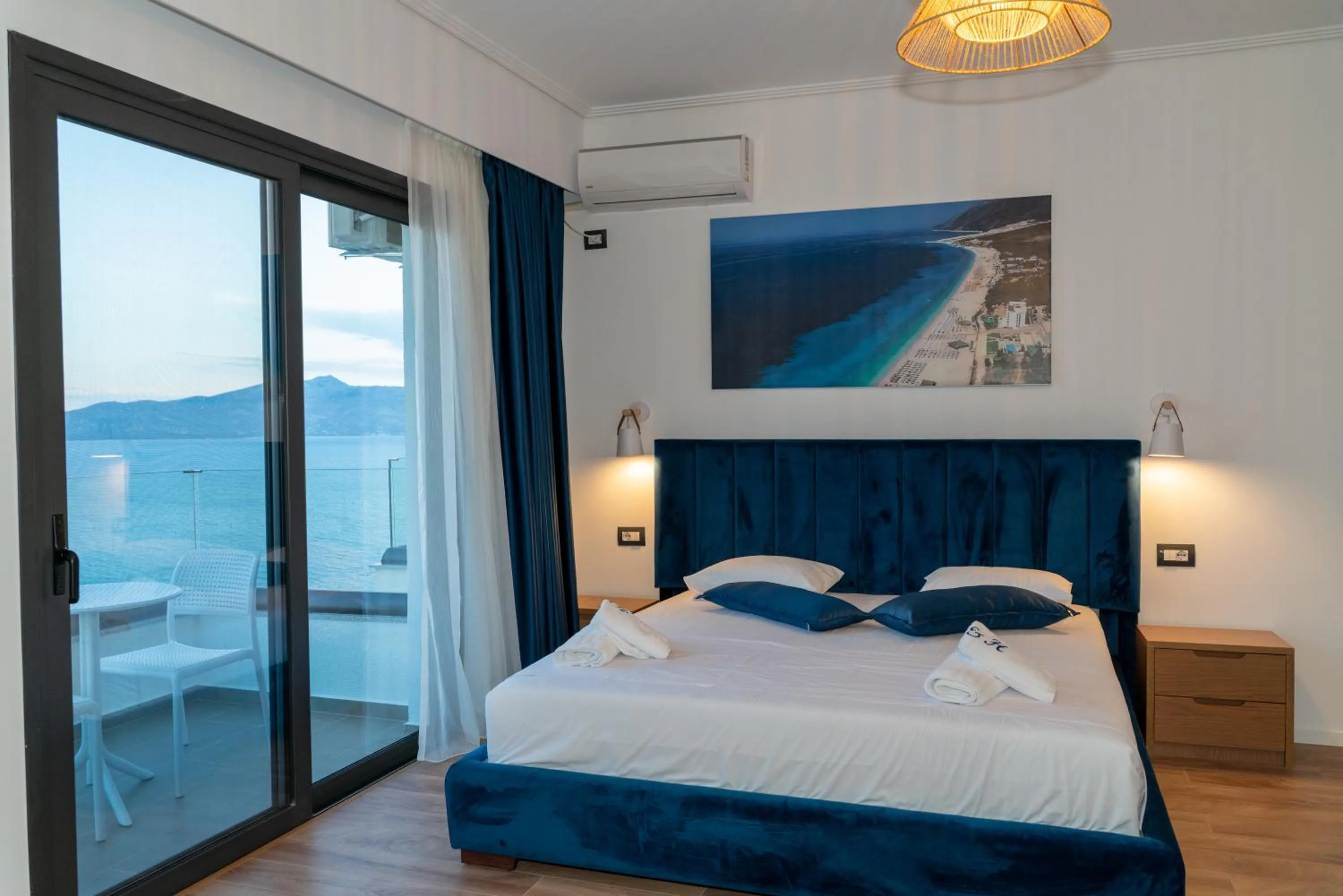 Bed in Hilltop Heaven Hotel