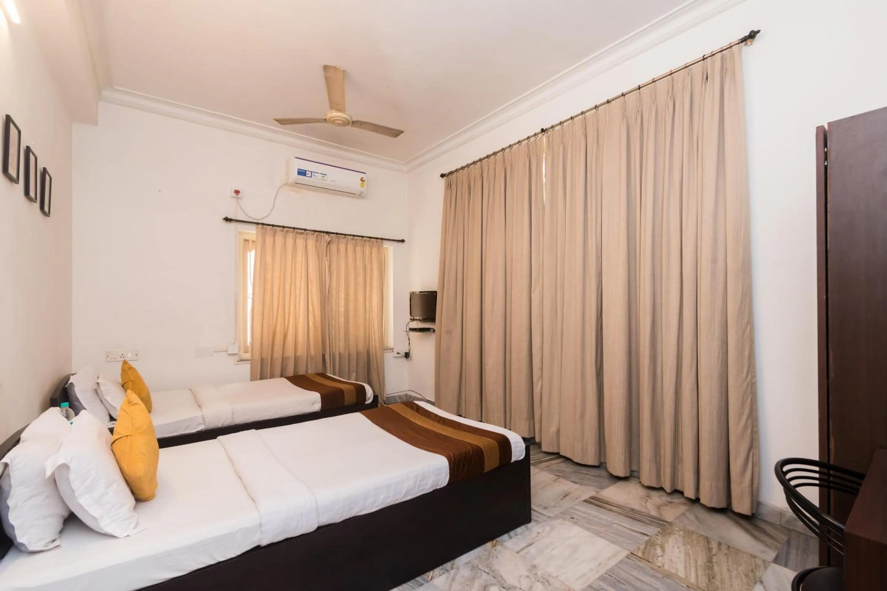 Bedroom, Bed in Super Hotel O Rathi Kunj Near City Centre Salt Lake