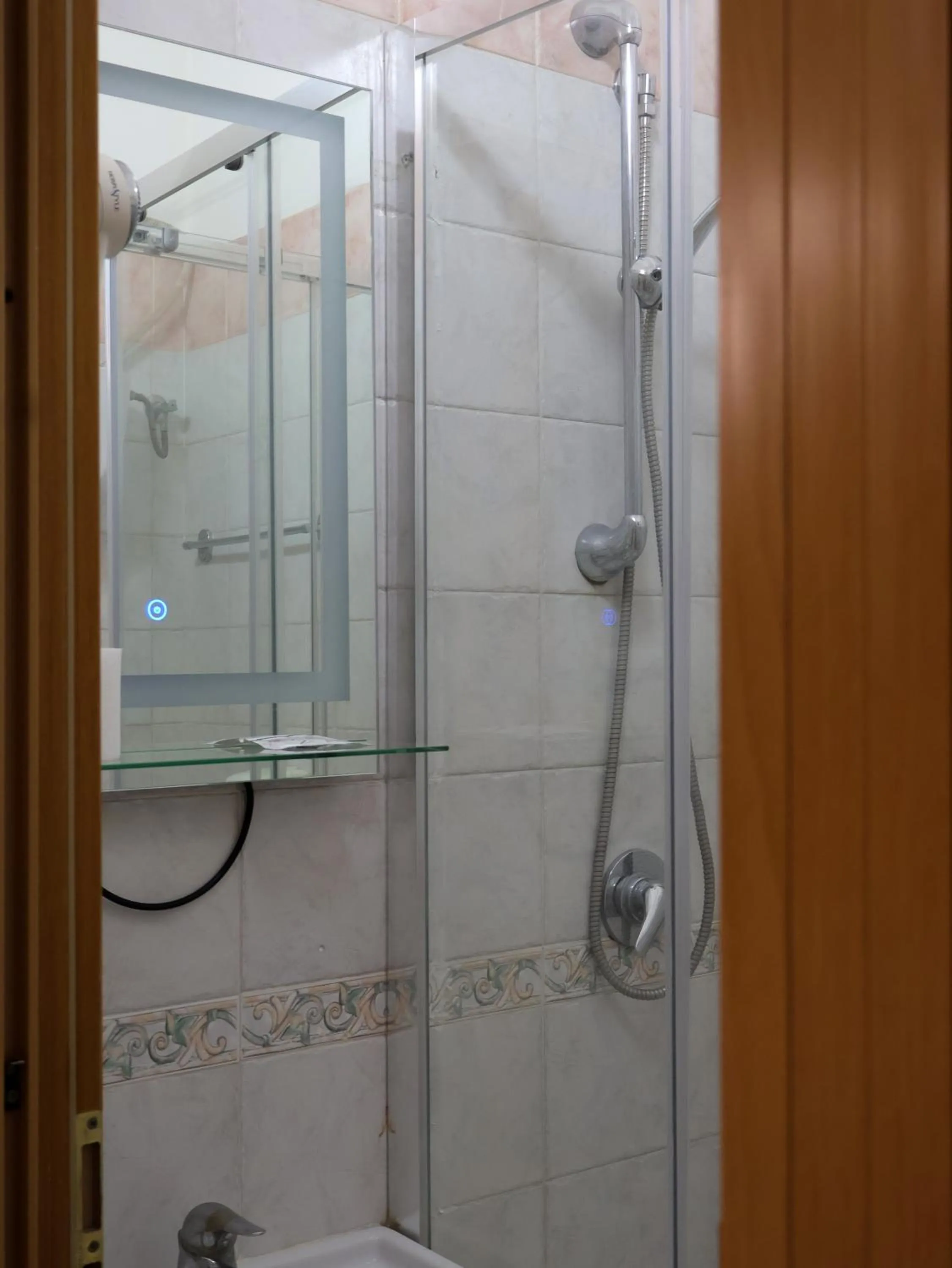 Shower in Villa Flora