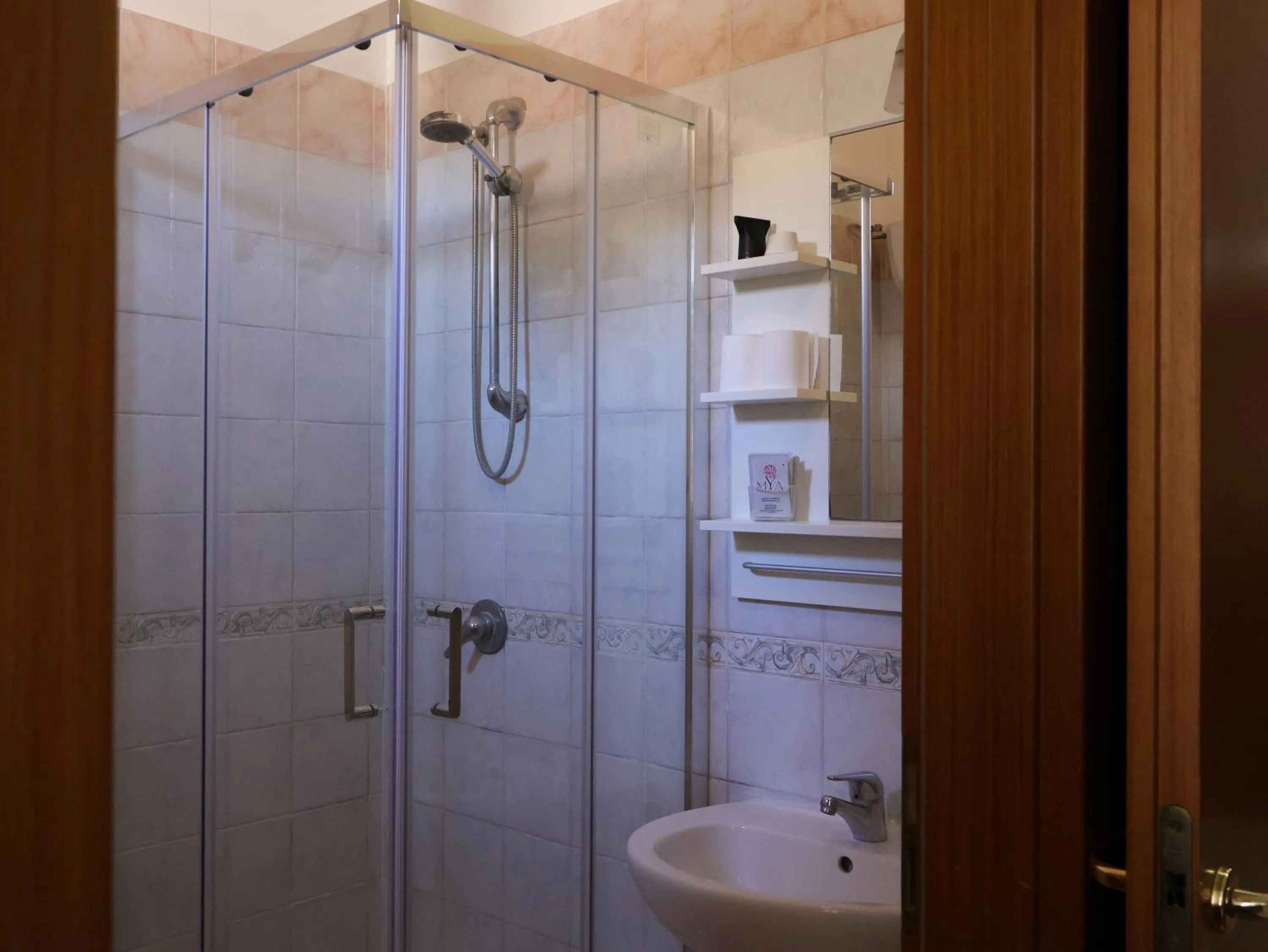 Shower in Villa Flora