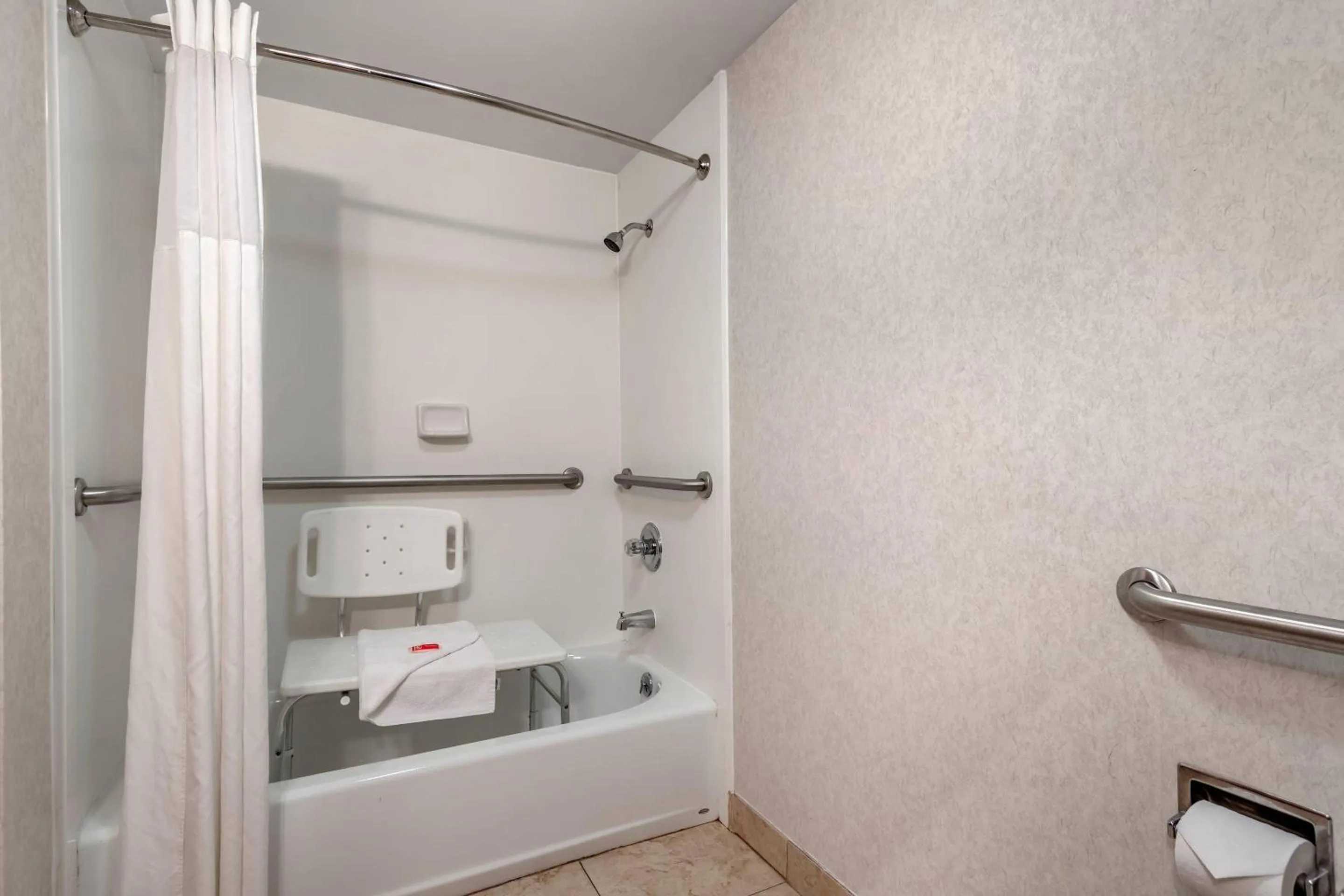 Bedroom in Econo Lodge Broken Arrow-Tulsa