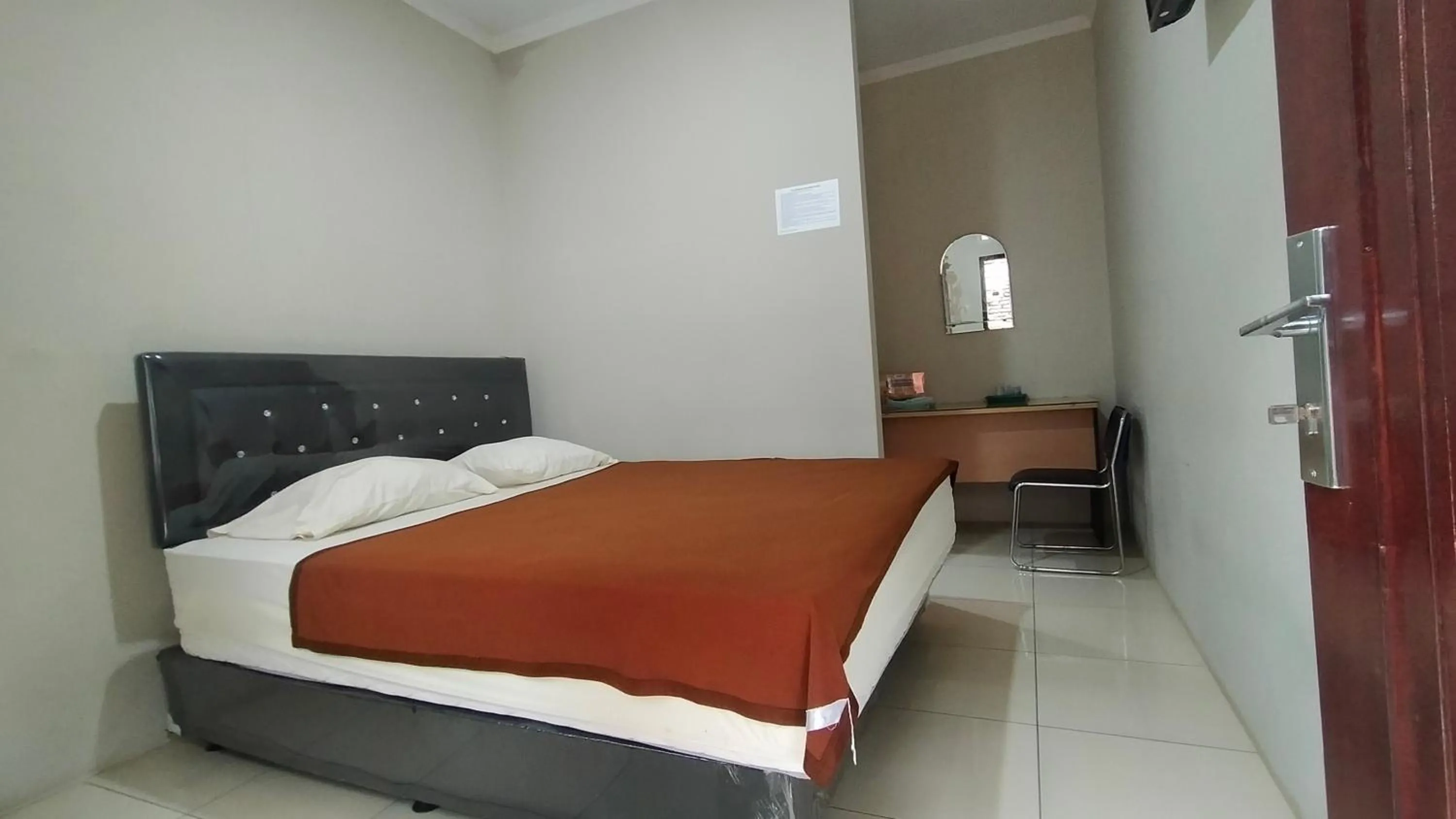 Staff, Bed in Aqsa Guest House Ciamis Syariah