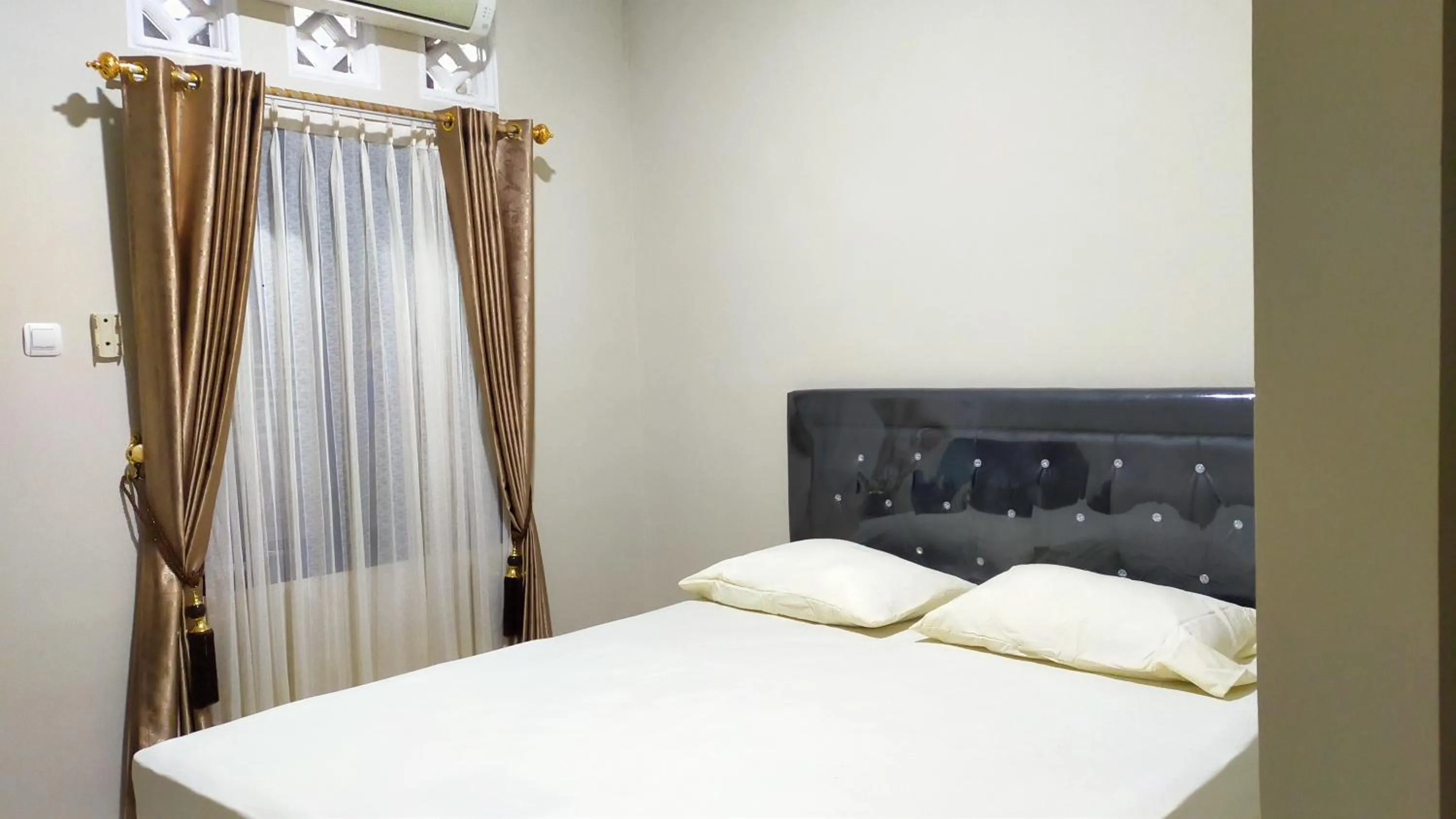 Photo of the whole room, Bed in Aqsa Guest House Ciamis Syariah