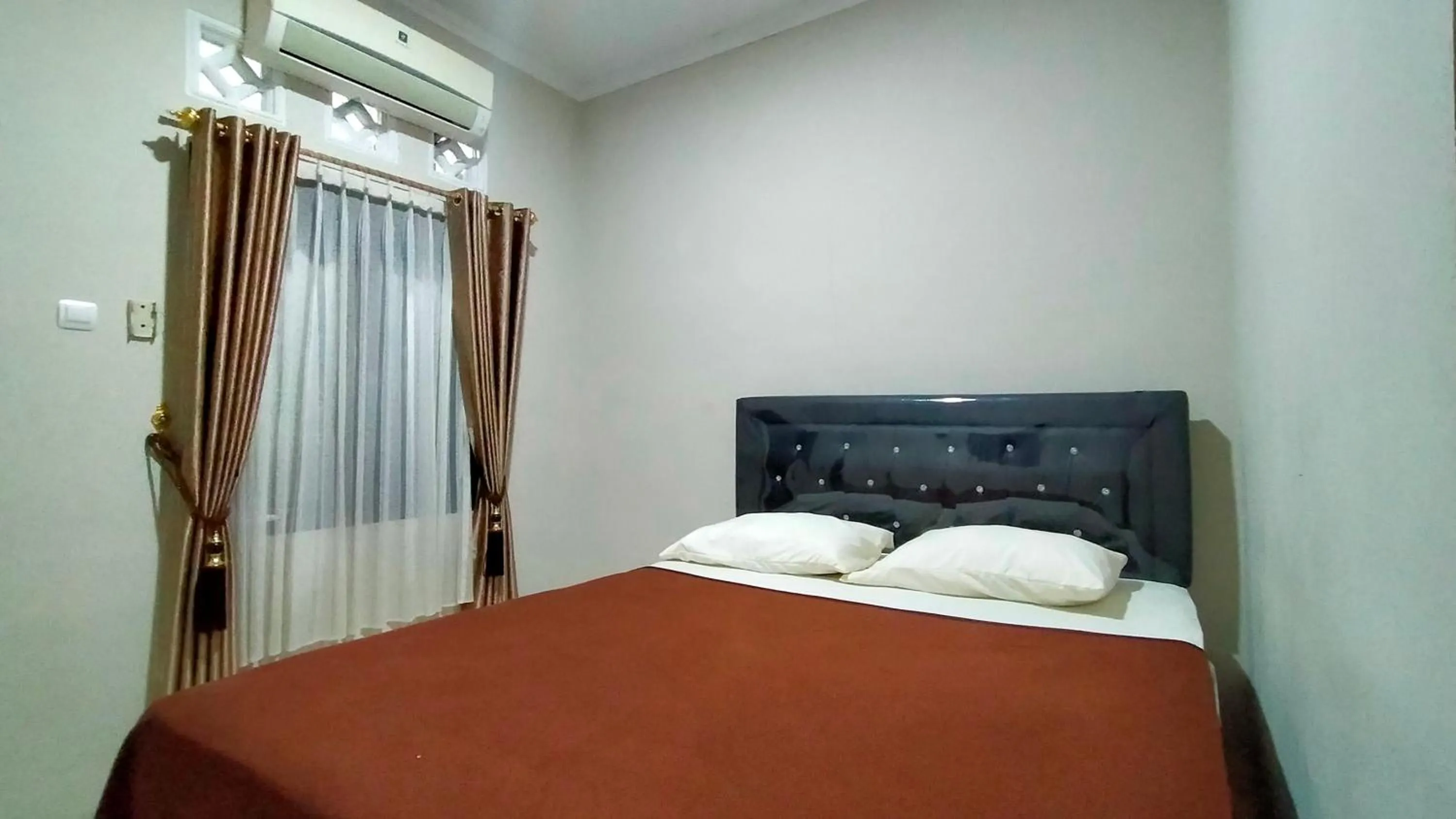 Staff, Bed in Aqsa Guest House Ciamis Syariah