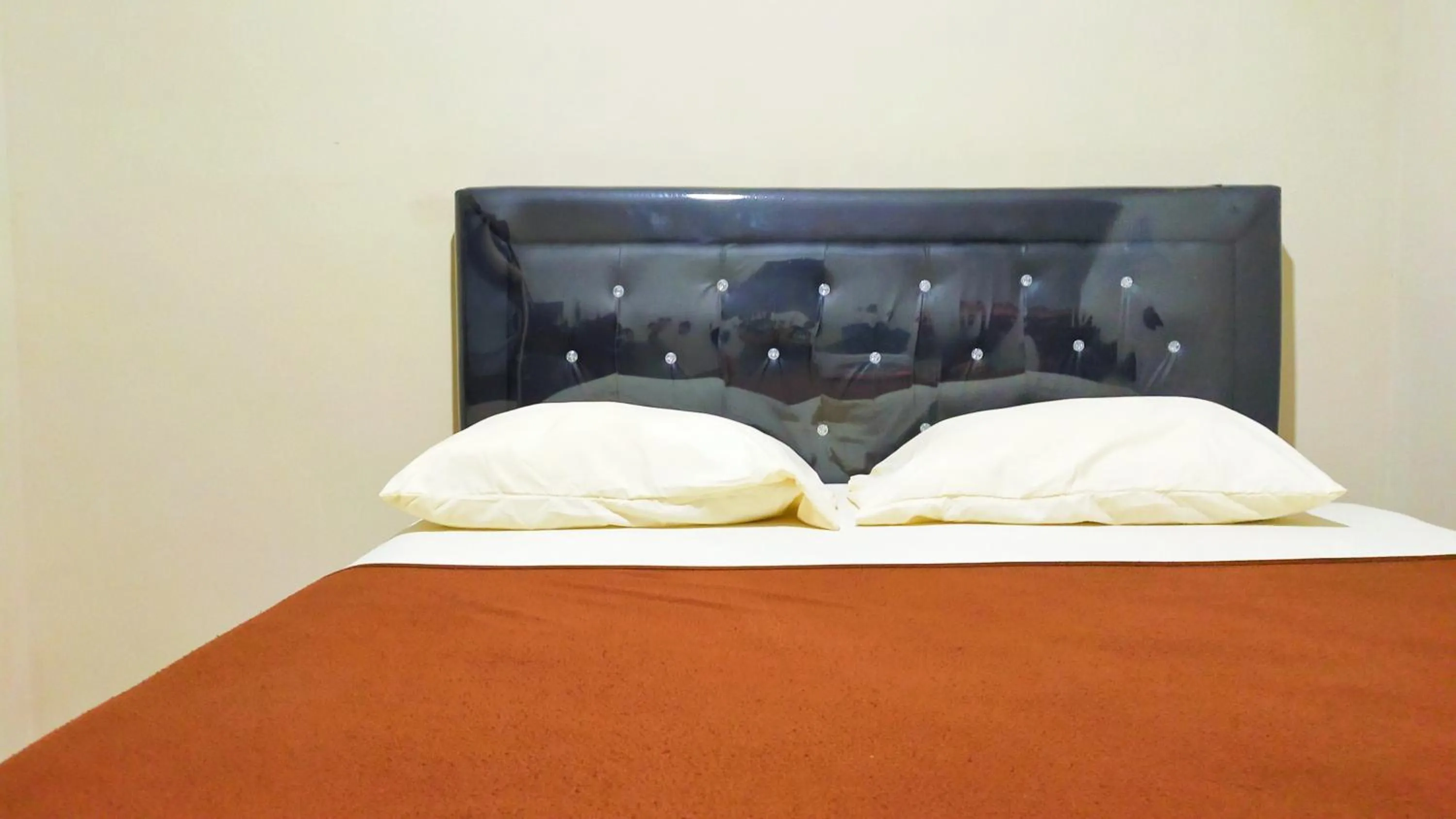 Staff, Bed in Aqsa Guest House Ciamis Syariah