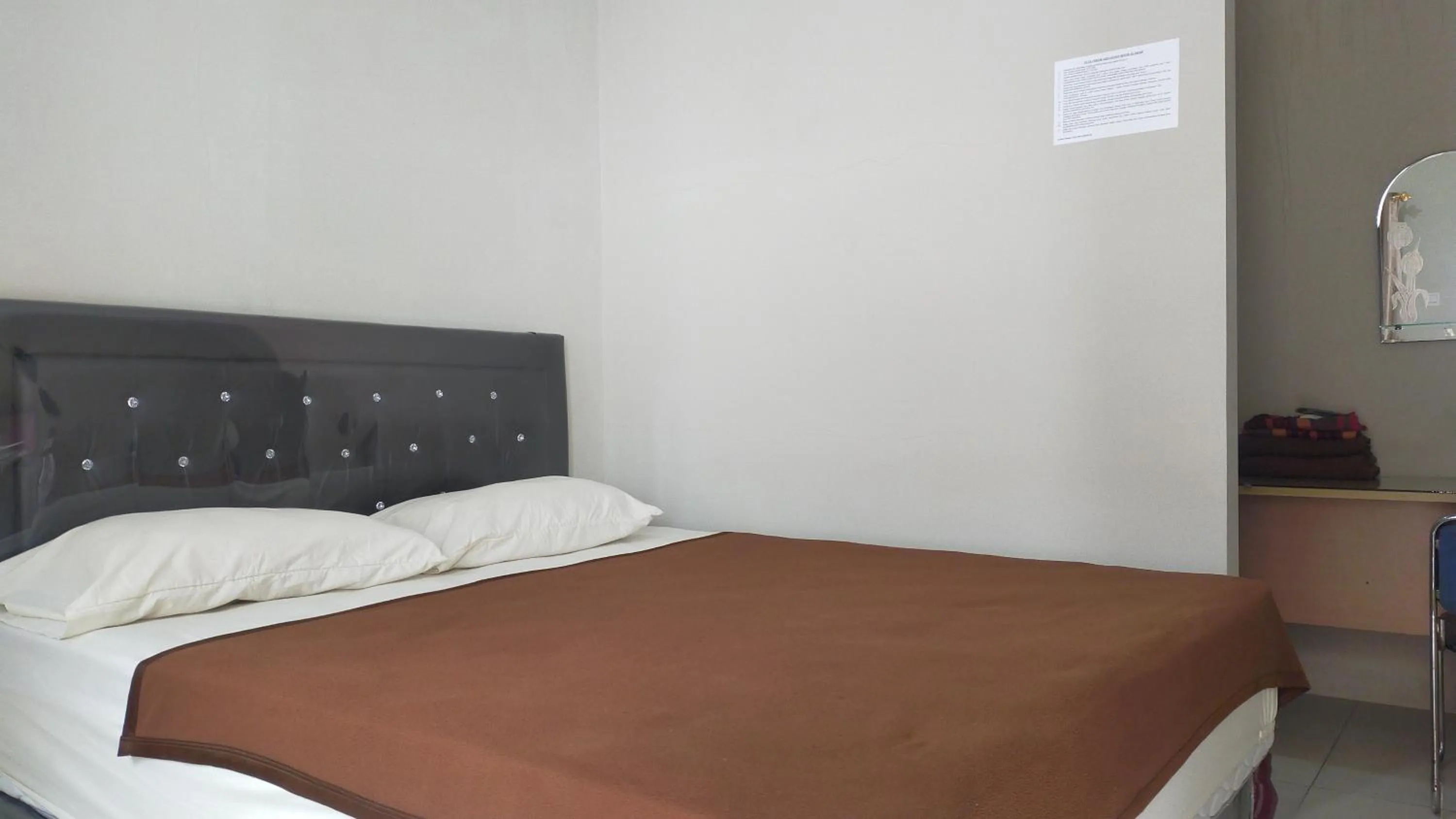 Staff, Bed in Aqsa Guest House Ciamis Syariah