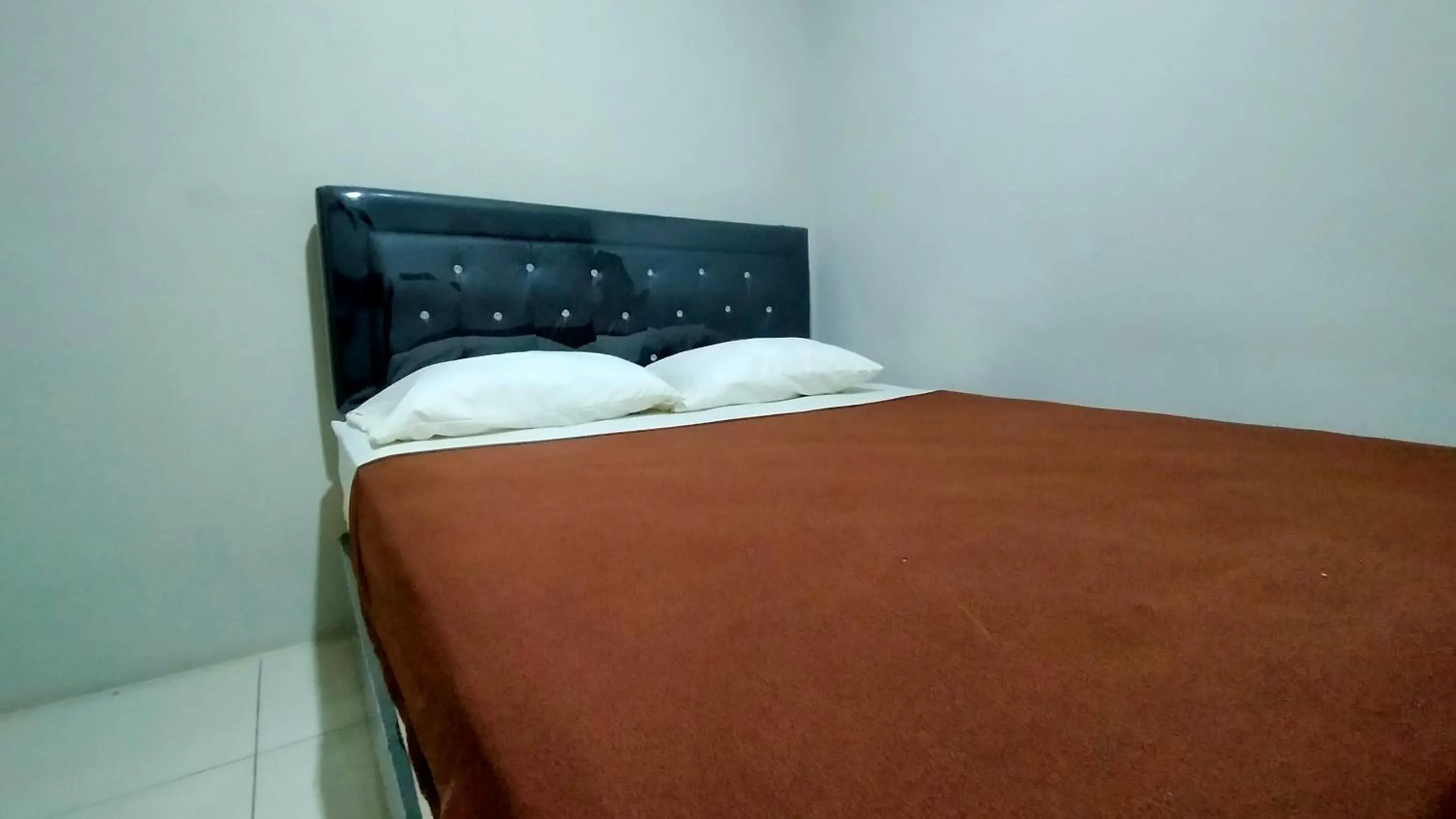 Staff, Bed in Aqsa Guest House Ciamis Syariah