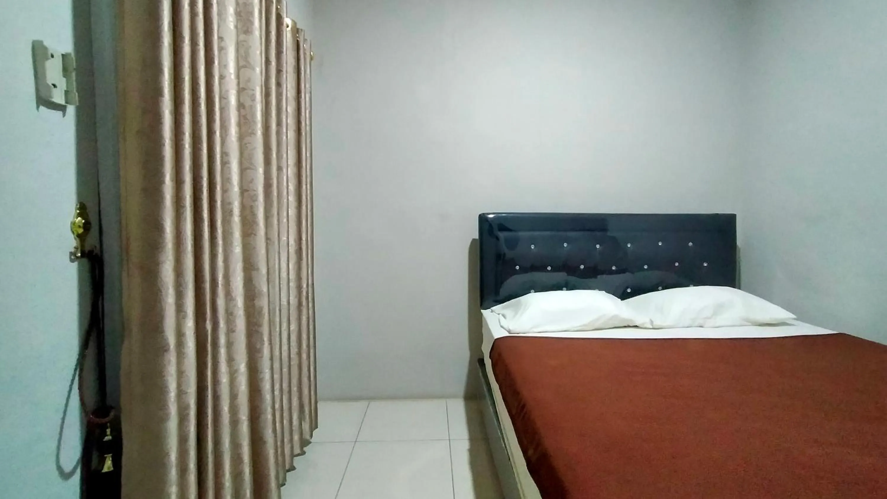 Staff, Bed in Aqsa Guest House Ciamis Syariah