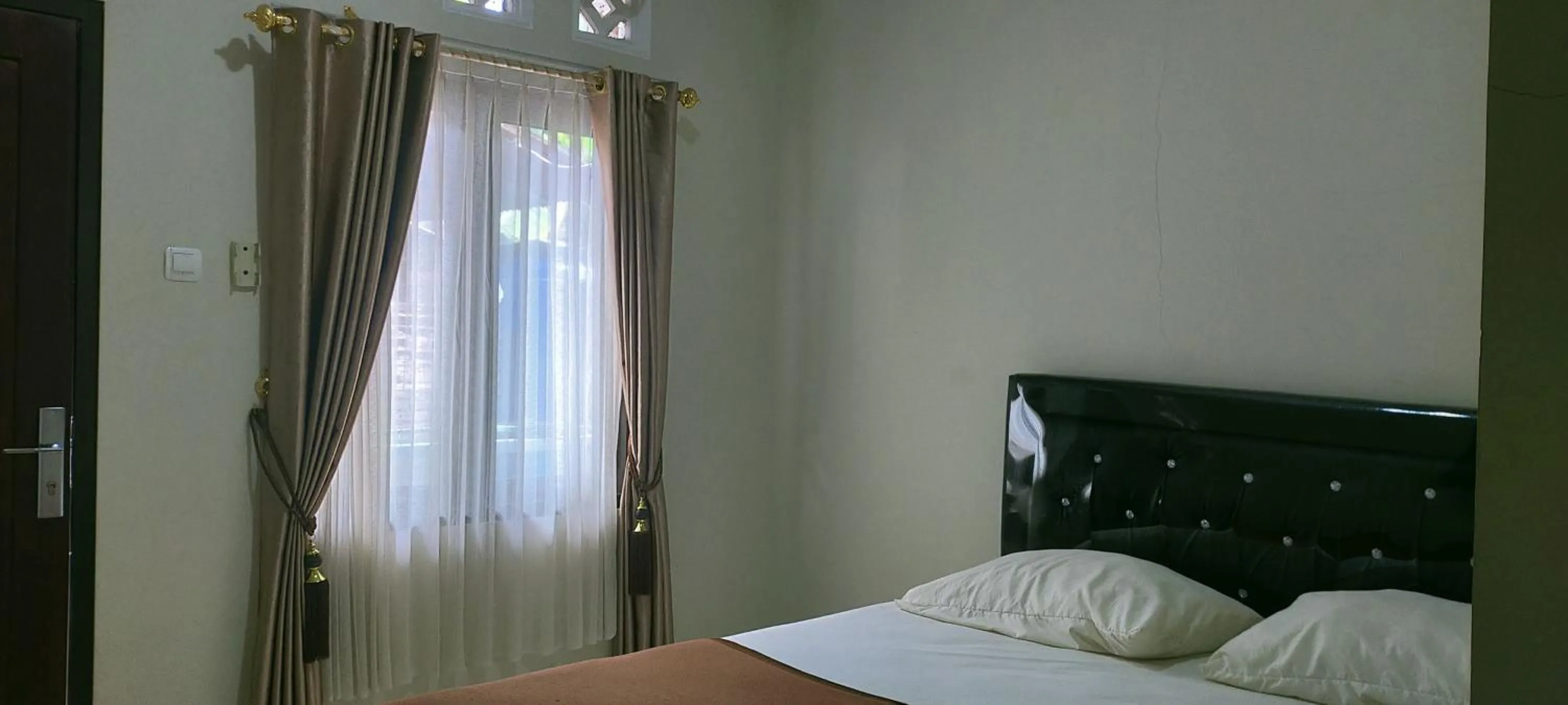 Staff, Bed in Aqsa Guest House Ciamis Syariah