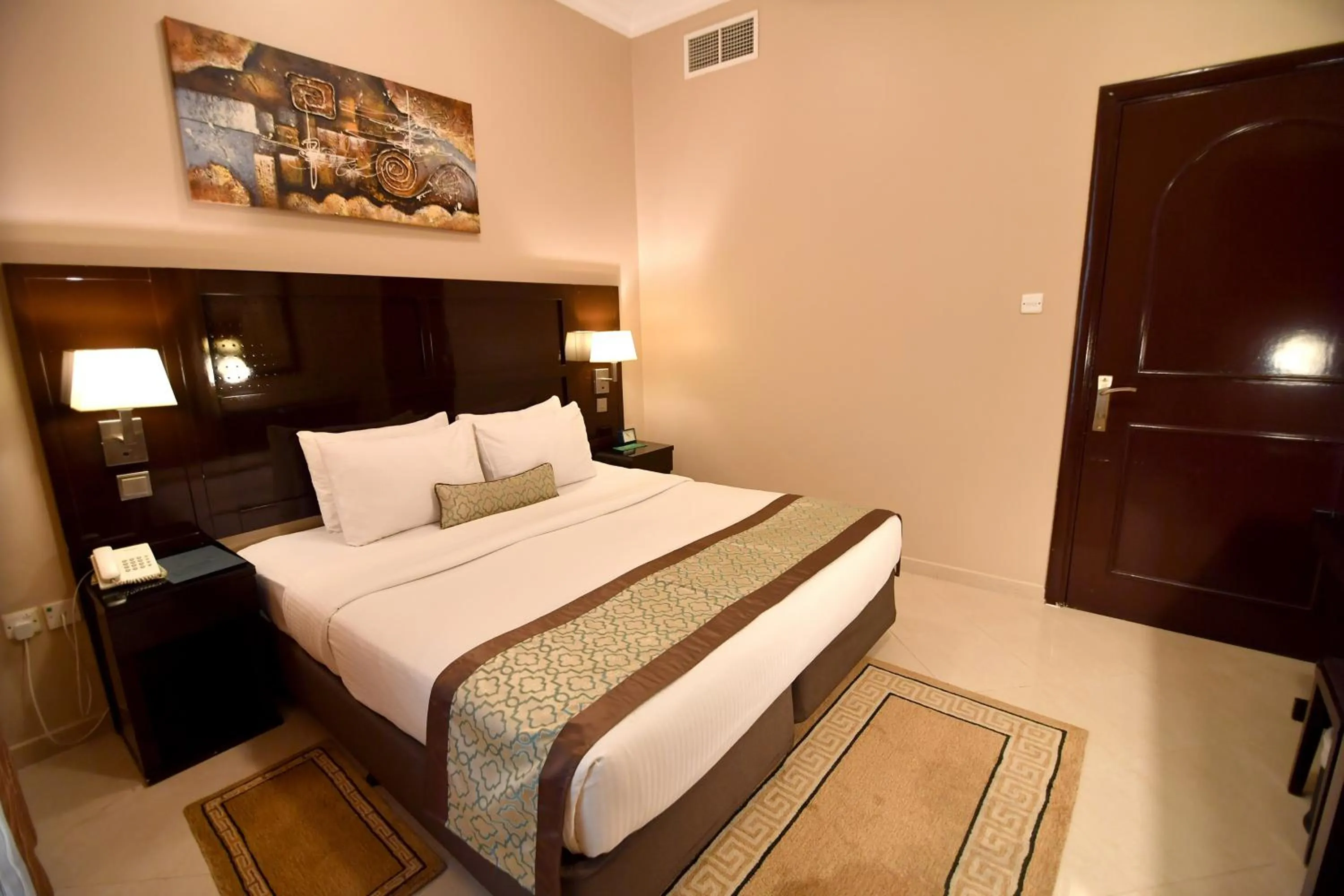 Bedroom, Bed in Emirates Stars Hotel Apartments Sharjah