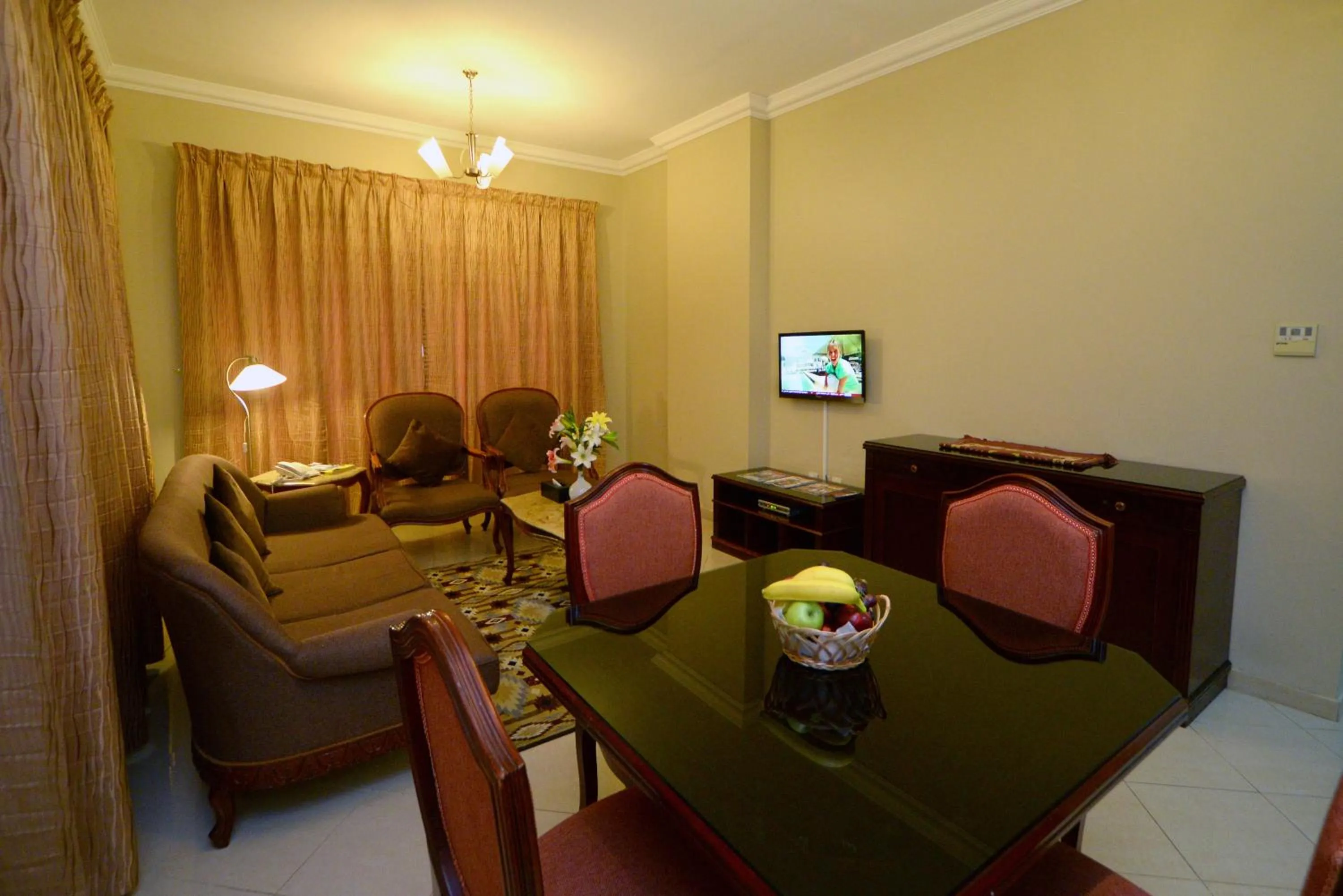 Dining area in Emirates Stars Hotel Apartments Sharjah