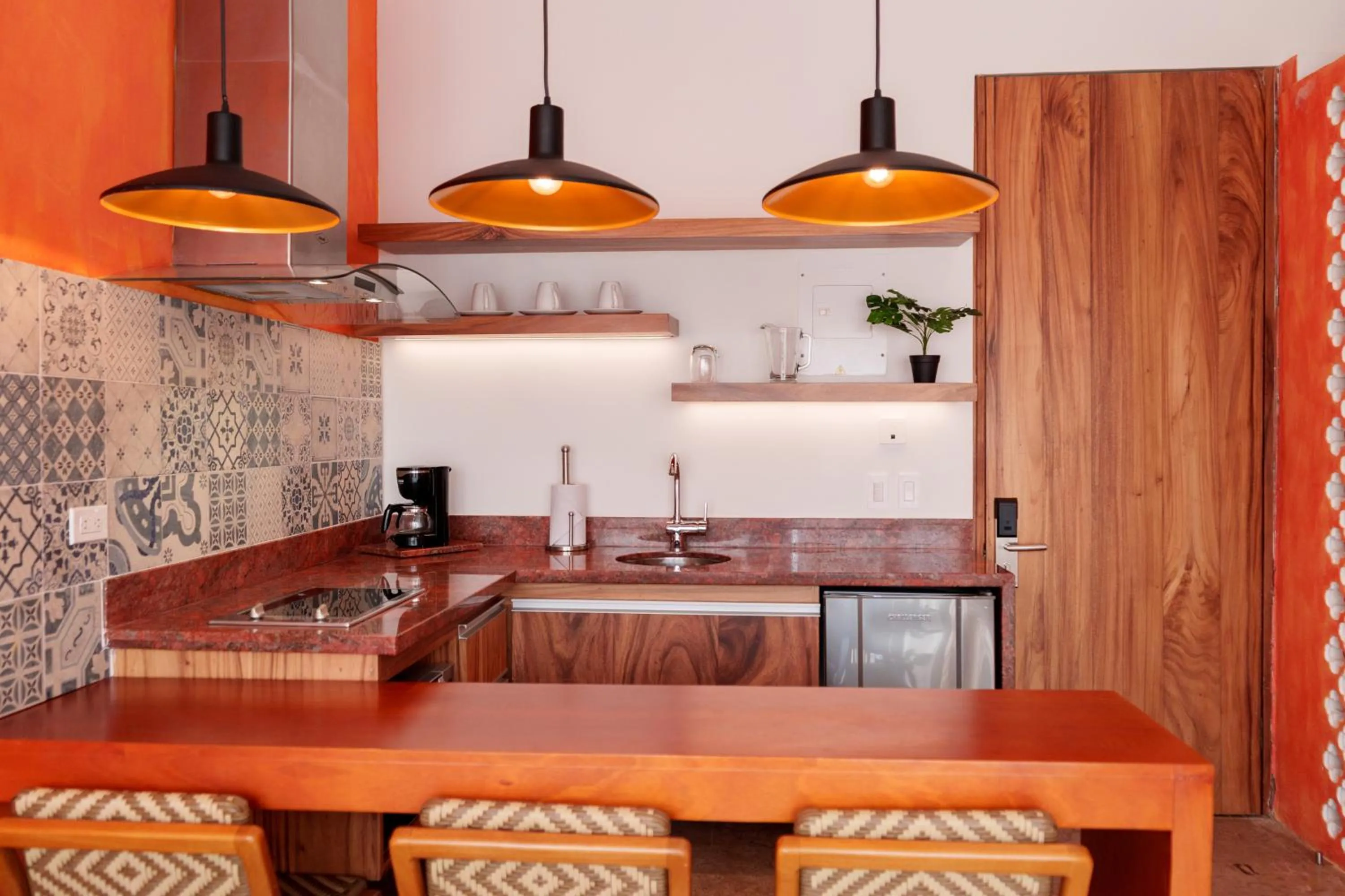 Coffee/tea facilities in Ganem Suites Cartagena