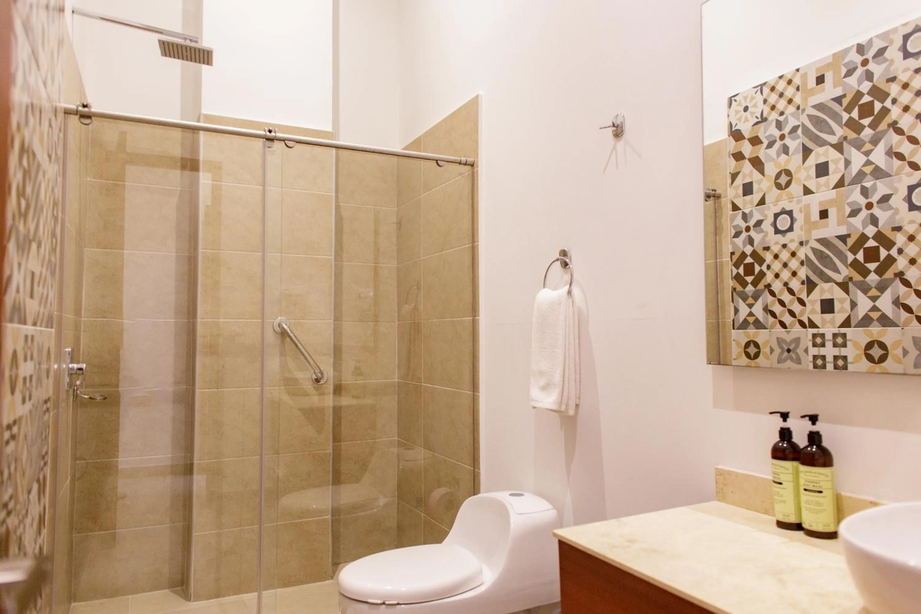 Toilet in Ganem Suites Cartagena