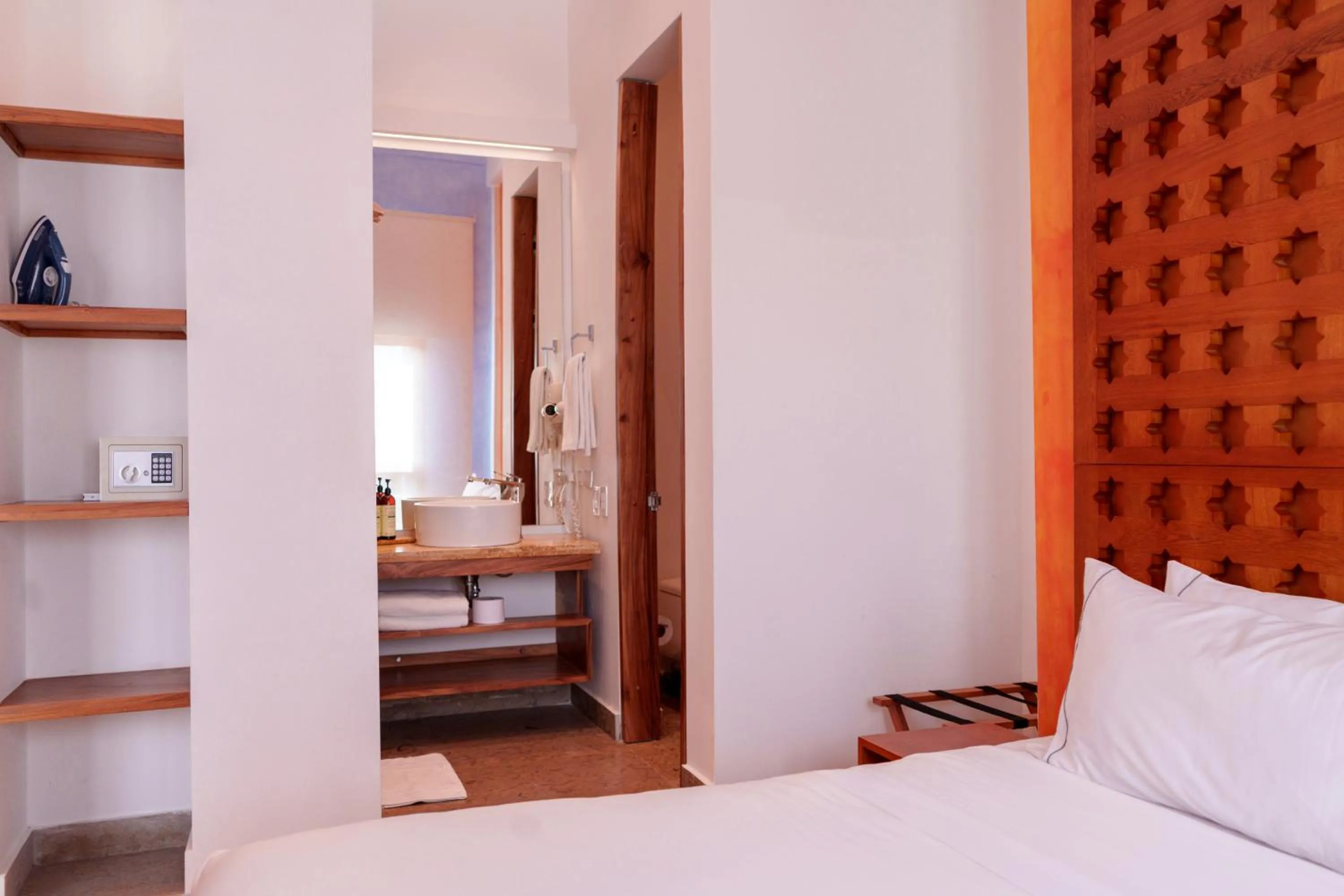 Bedroom, Bed in Ganem Suites Cartagena
