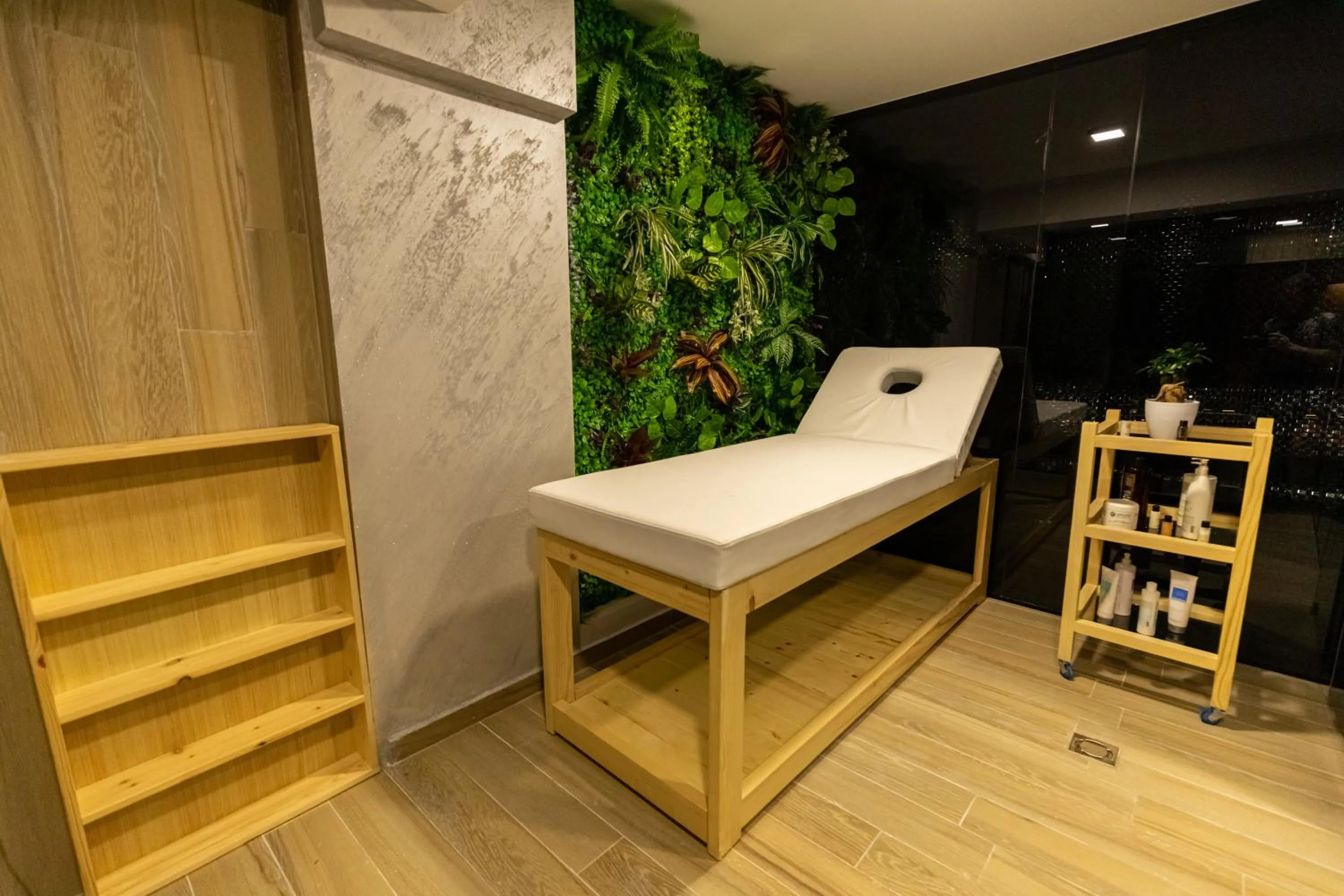 Massage in Ames Hotel & SPA