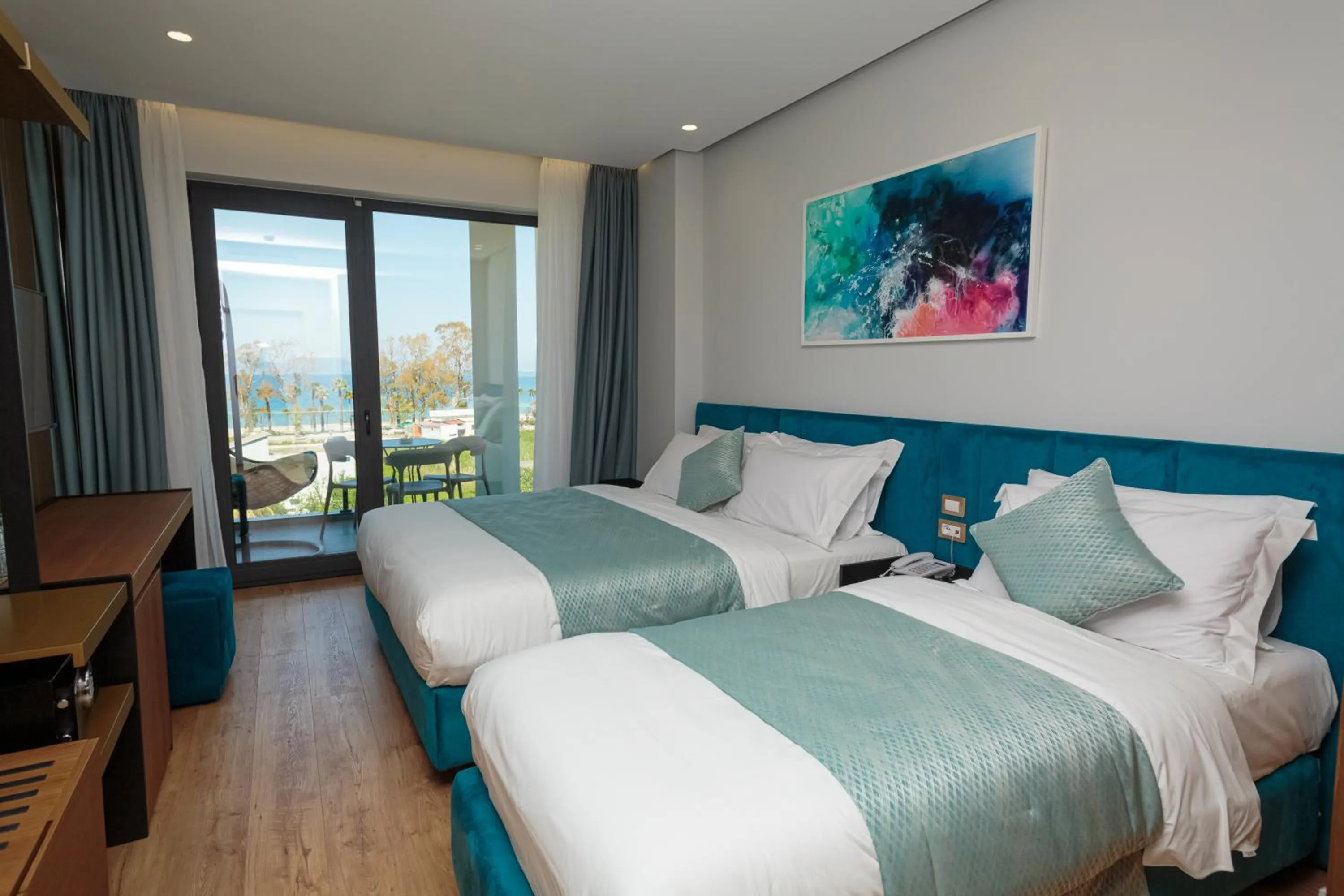 Photo of the whole room, Bed in Ames Hotel & SPA