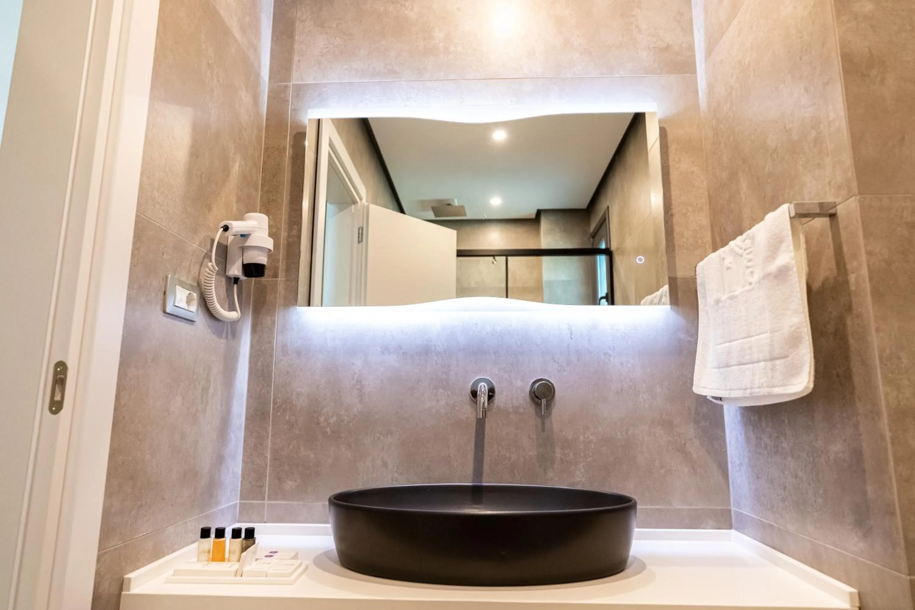 Bathroom in Ames Hotel & SPA