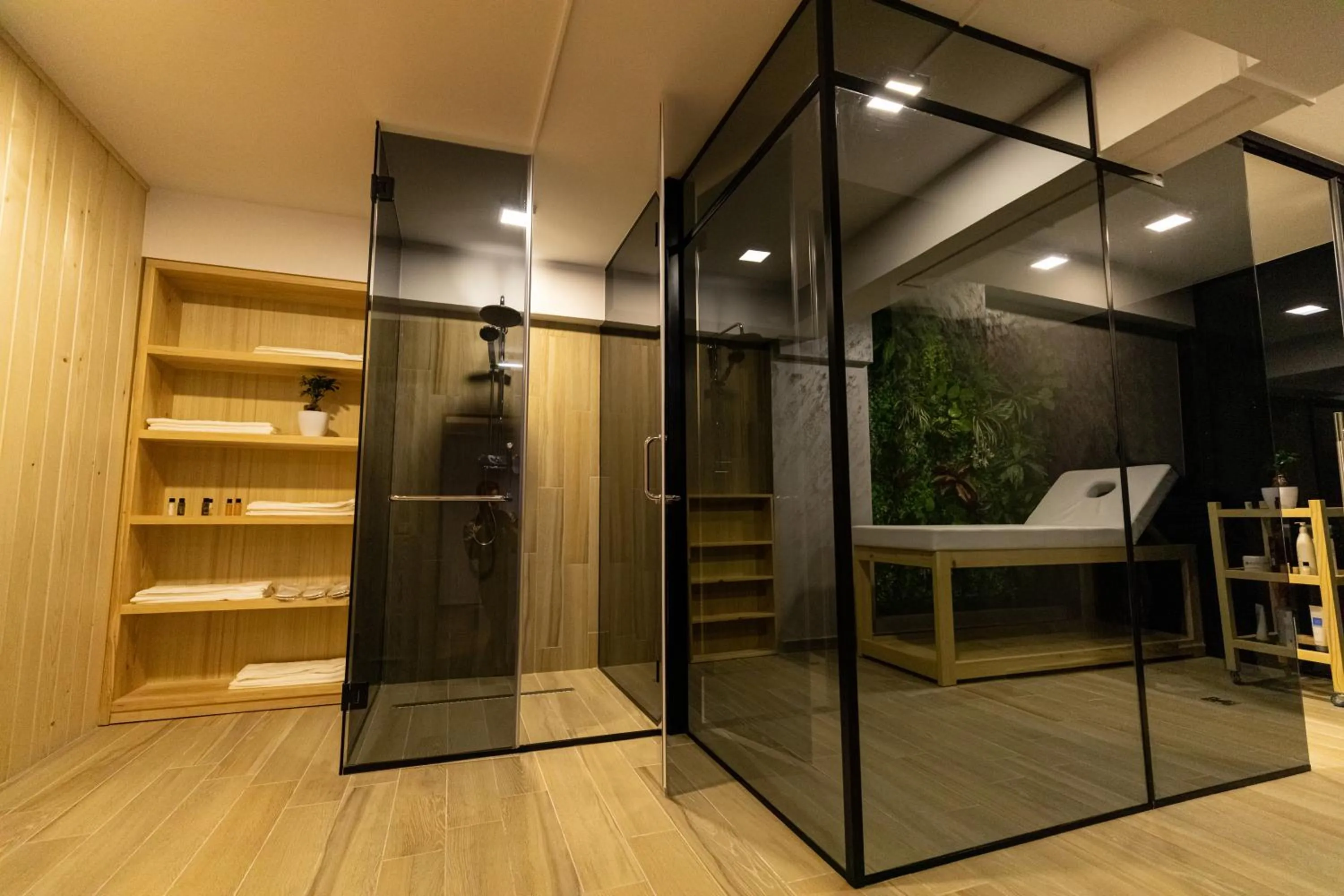 Massage, Bed in Ames Hotel & SPA