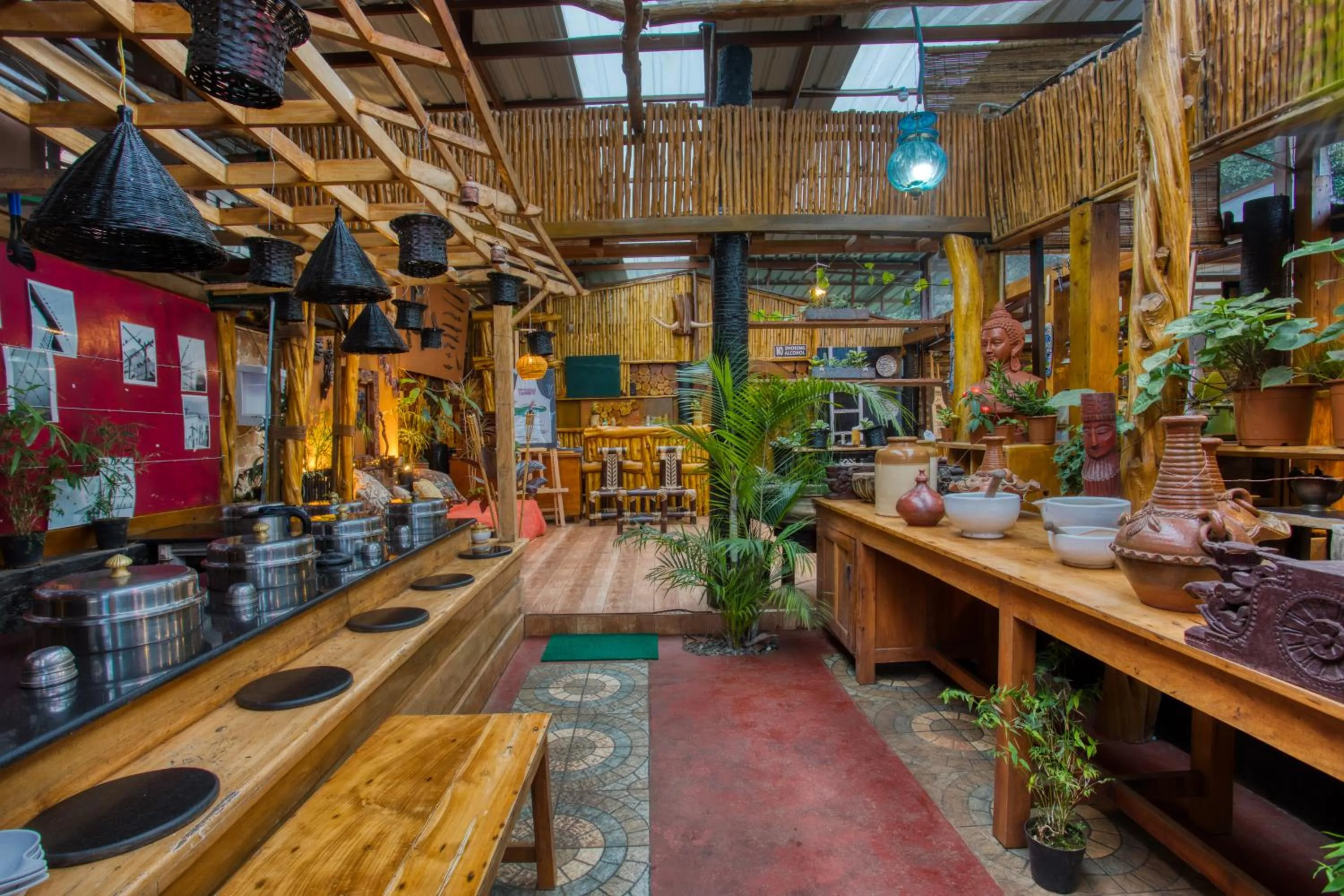 Restaurant/places to eat in De Rock Jungle Living Resort