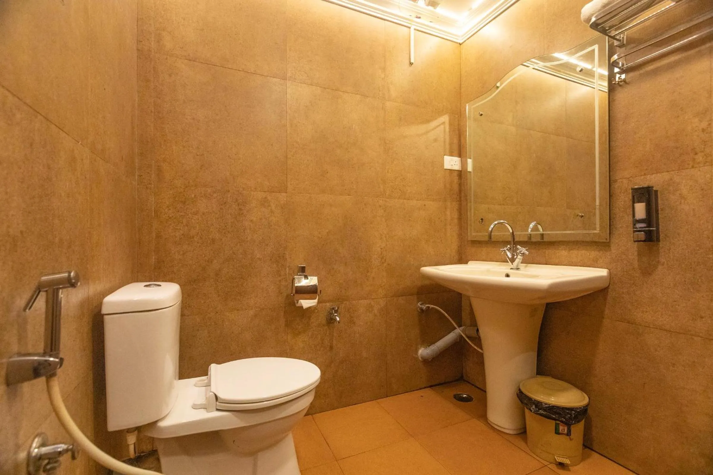 Shower in De Rock Jungle Living Resort