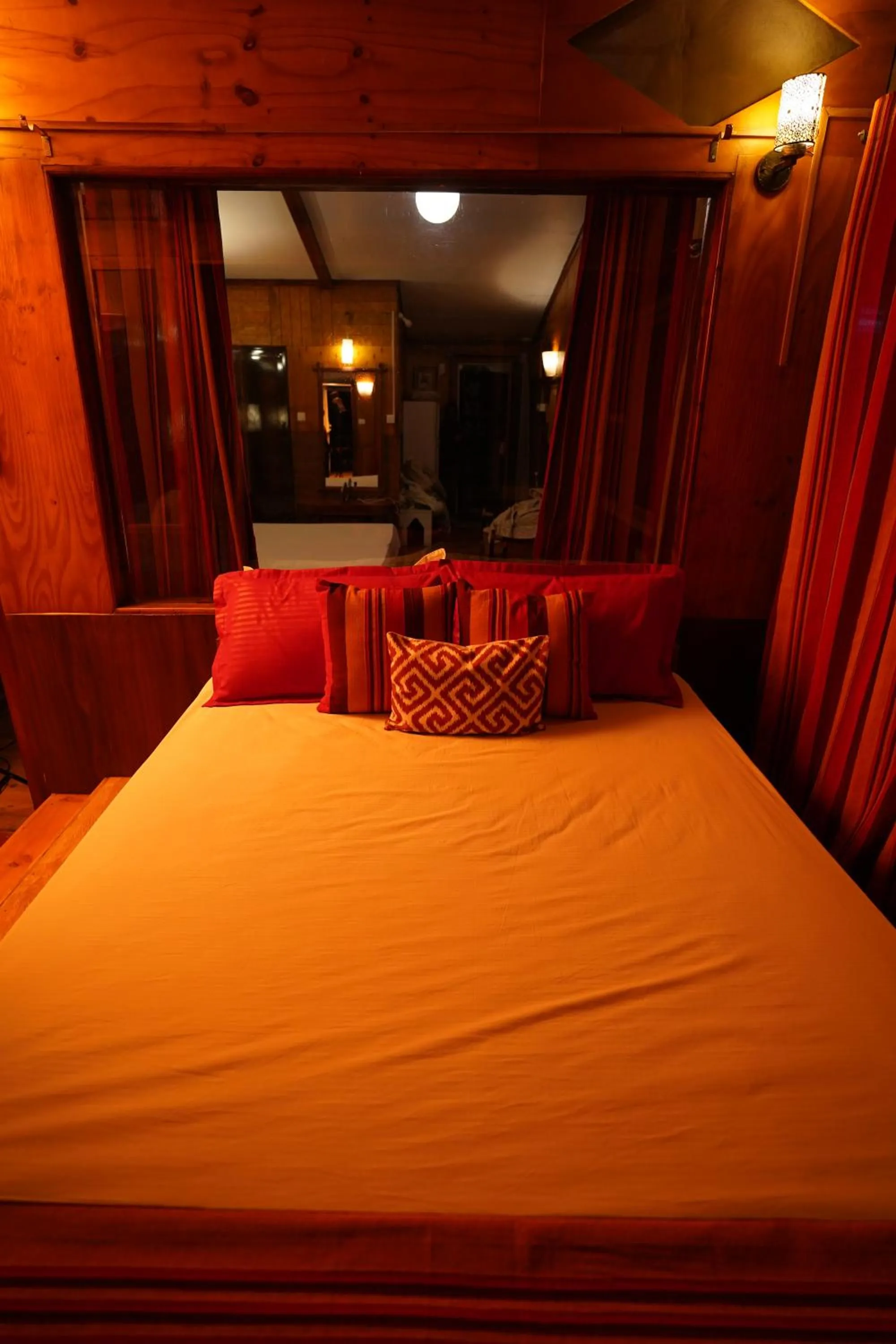 Bed in De Rock Jungle Living Resort