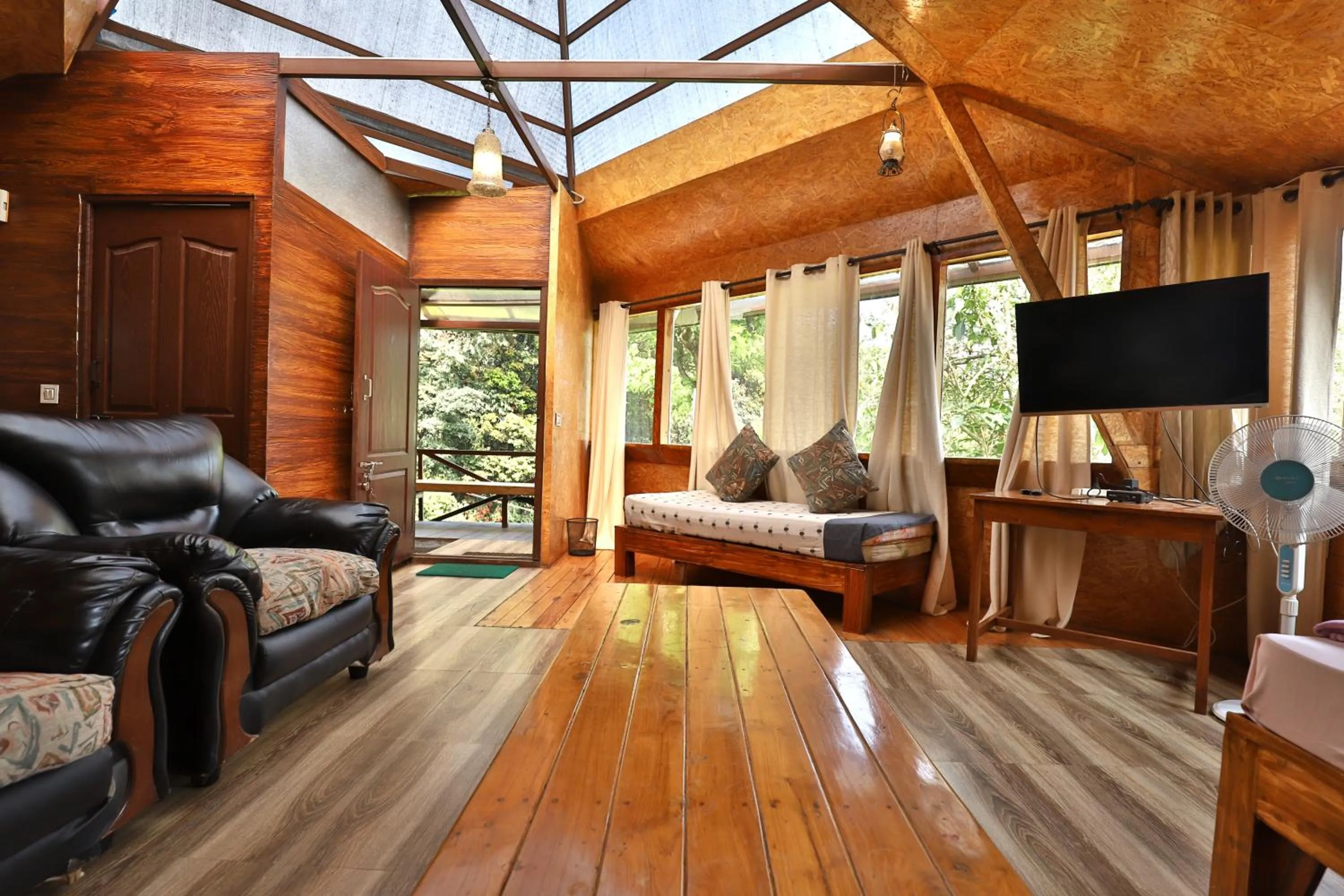 Bed in De Rock Jungle Living Resort