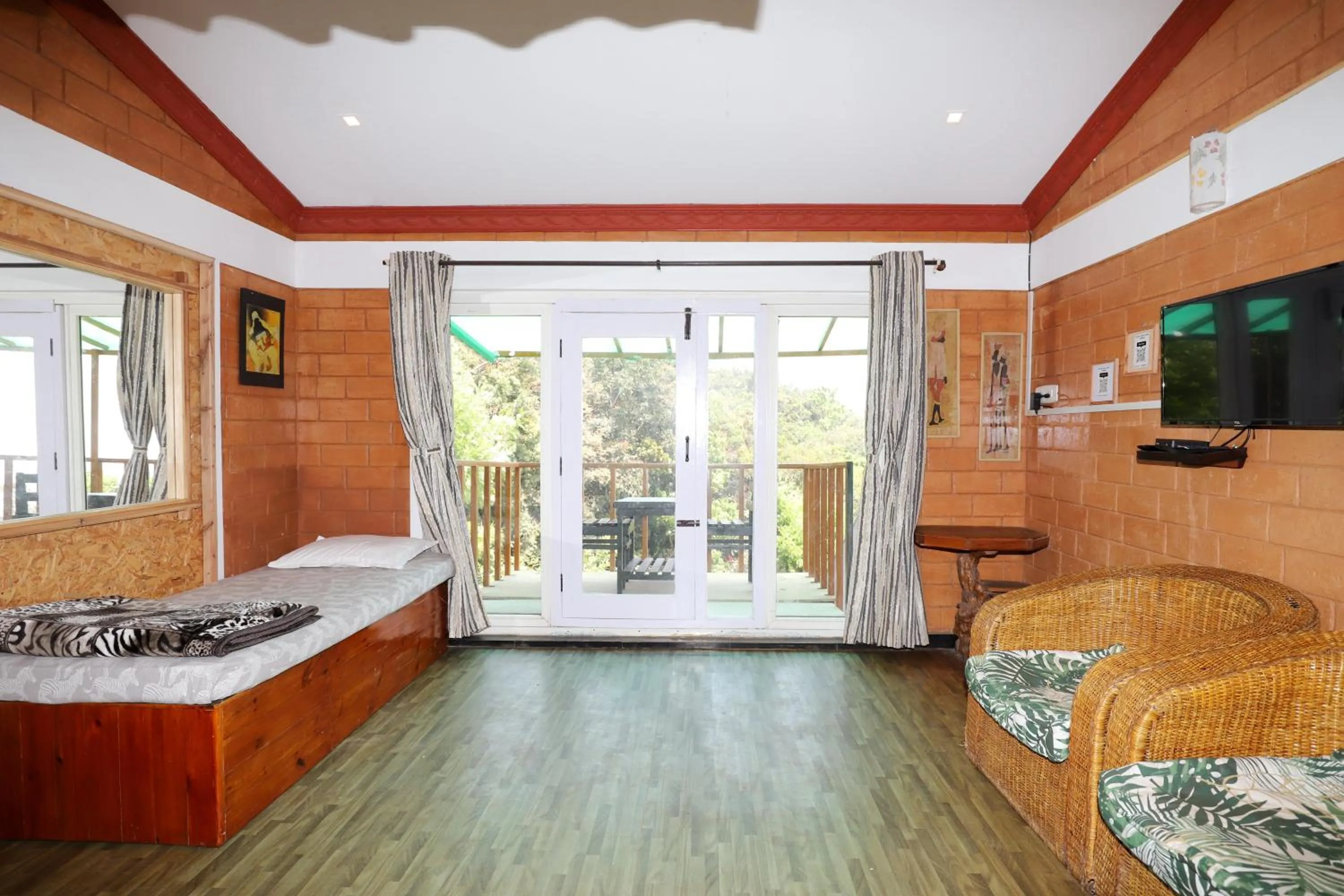 Bed in De Rock Jungle Living Resort