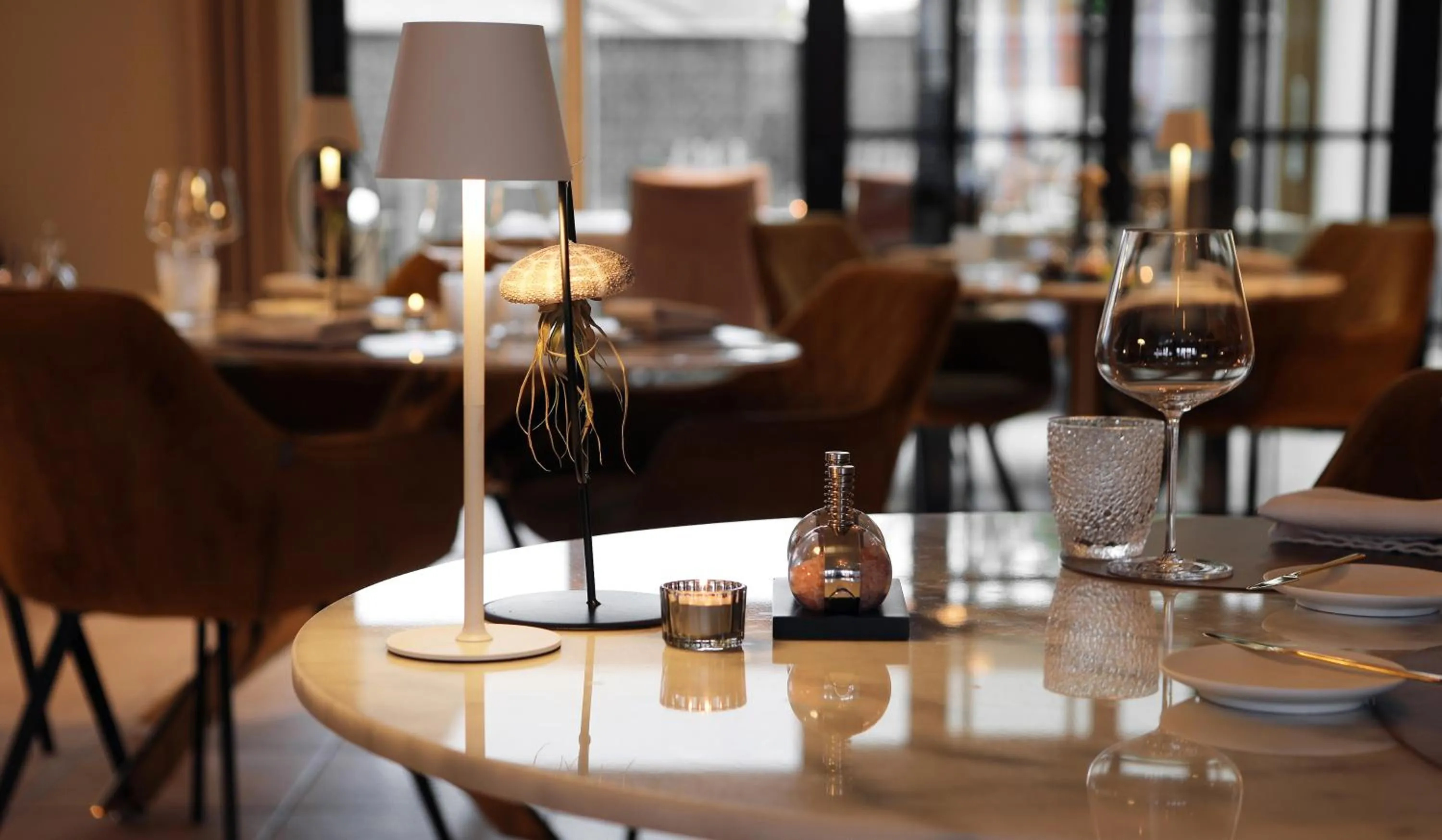 Restaurant/places to eat in Per Sea