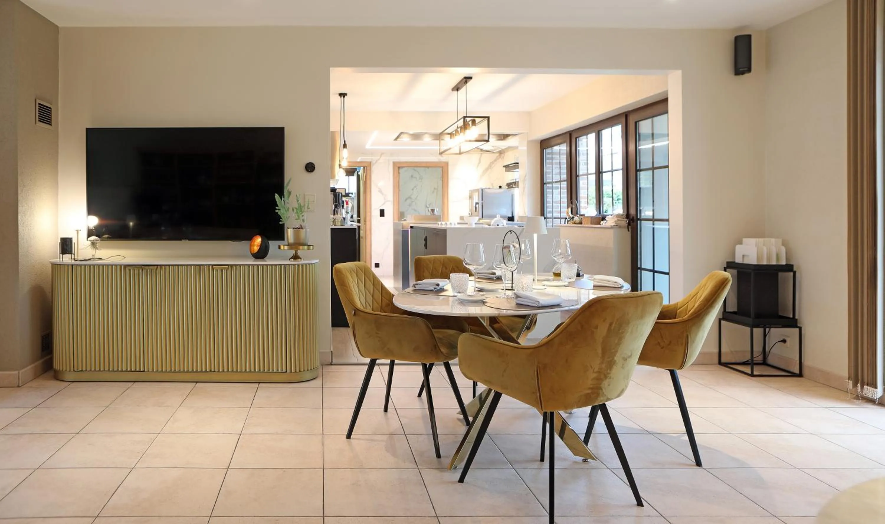 Restaurant/places to eat in Per Sea