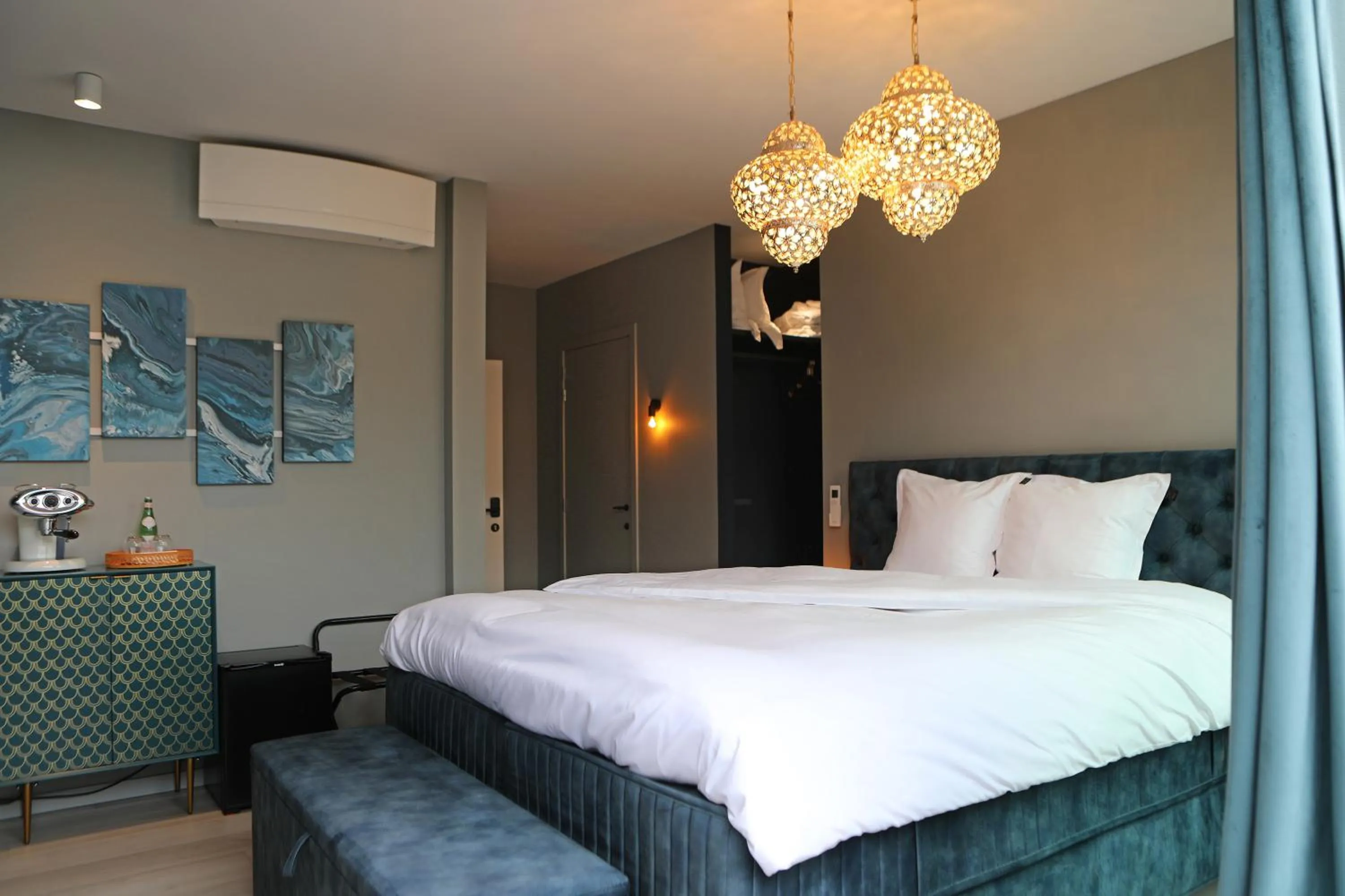 Bedroom, Bed in Per Sea