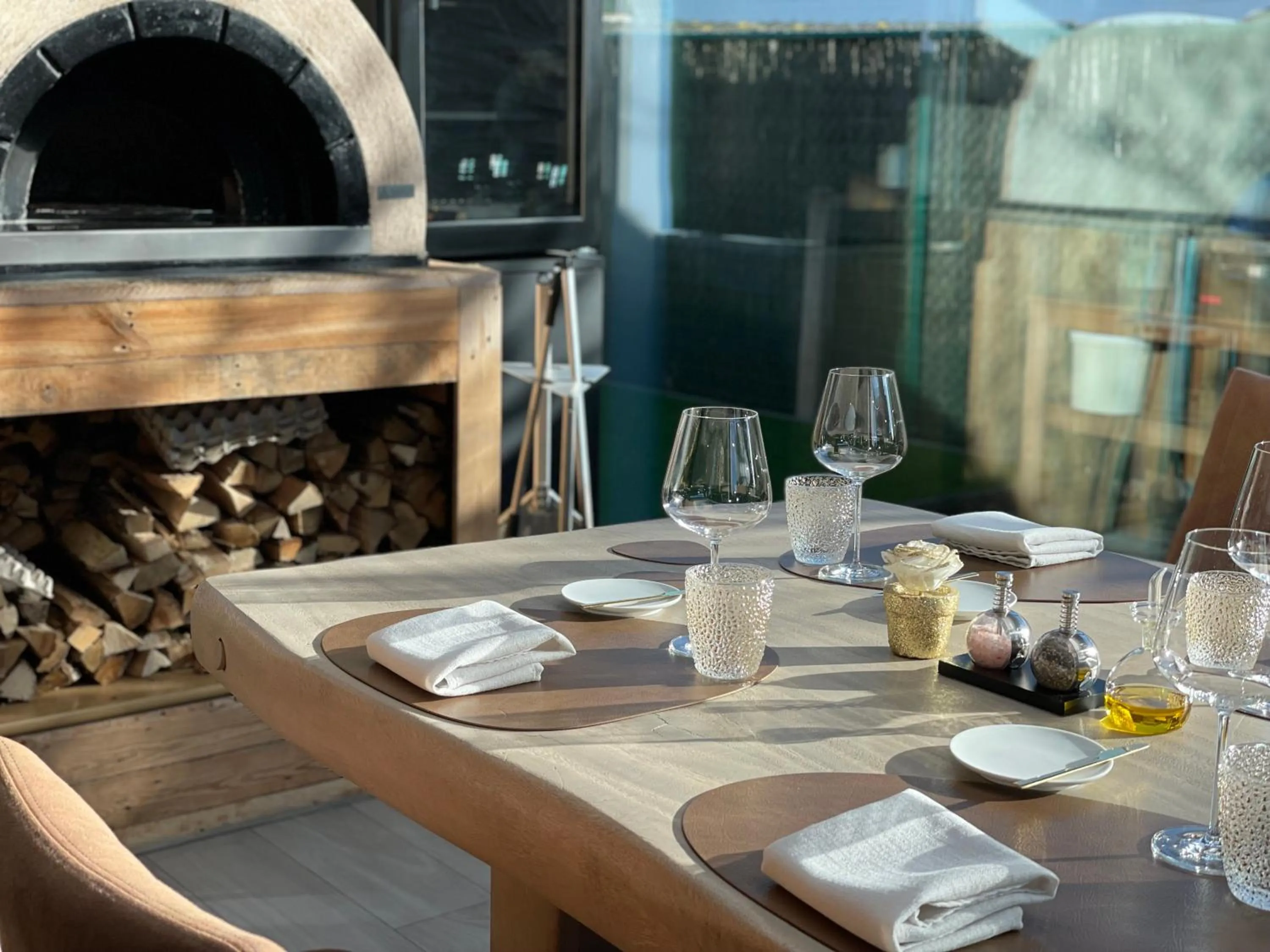 Restaurant/places to eat in Per Sea