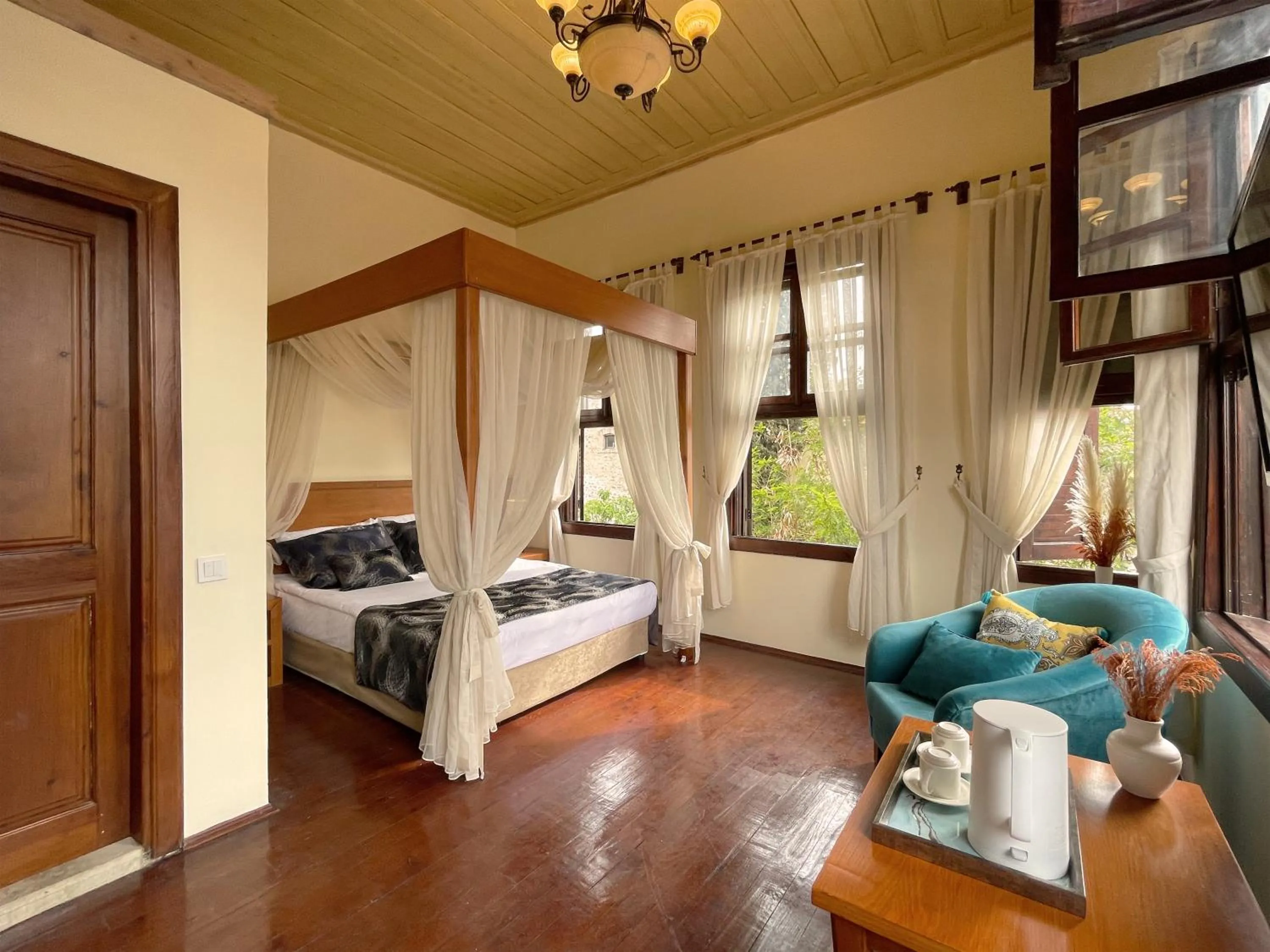 Photo of the whole room, Bed in Hotel Mille Kaleiçi