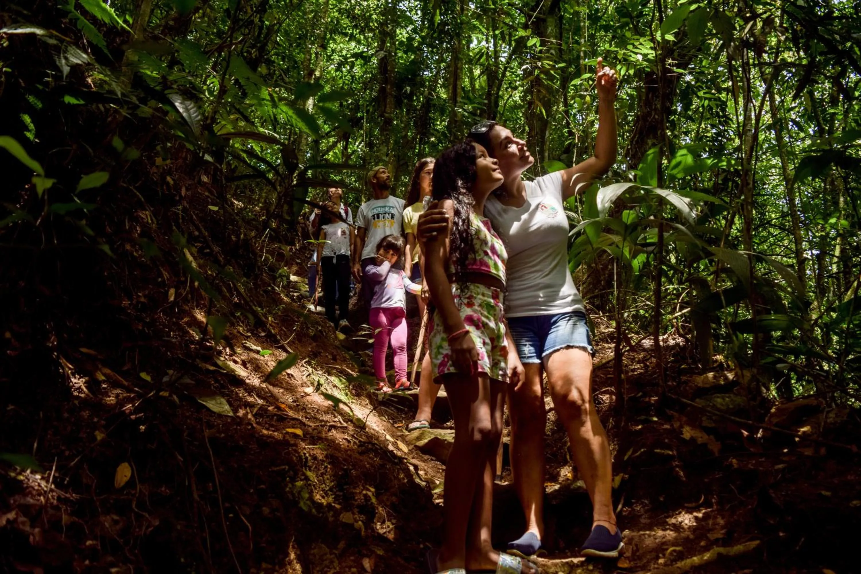 Hiking in BOSQUE EL DESCANSO