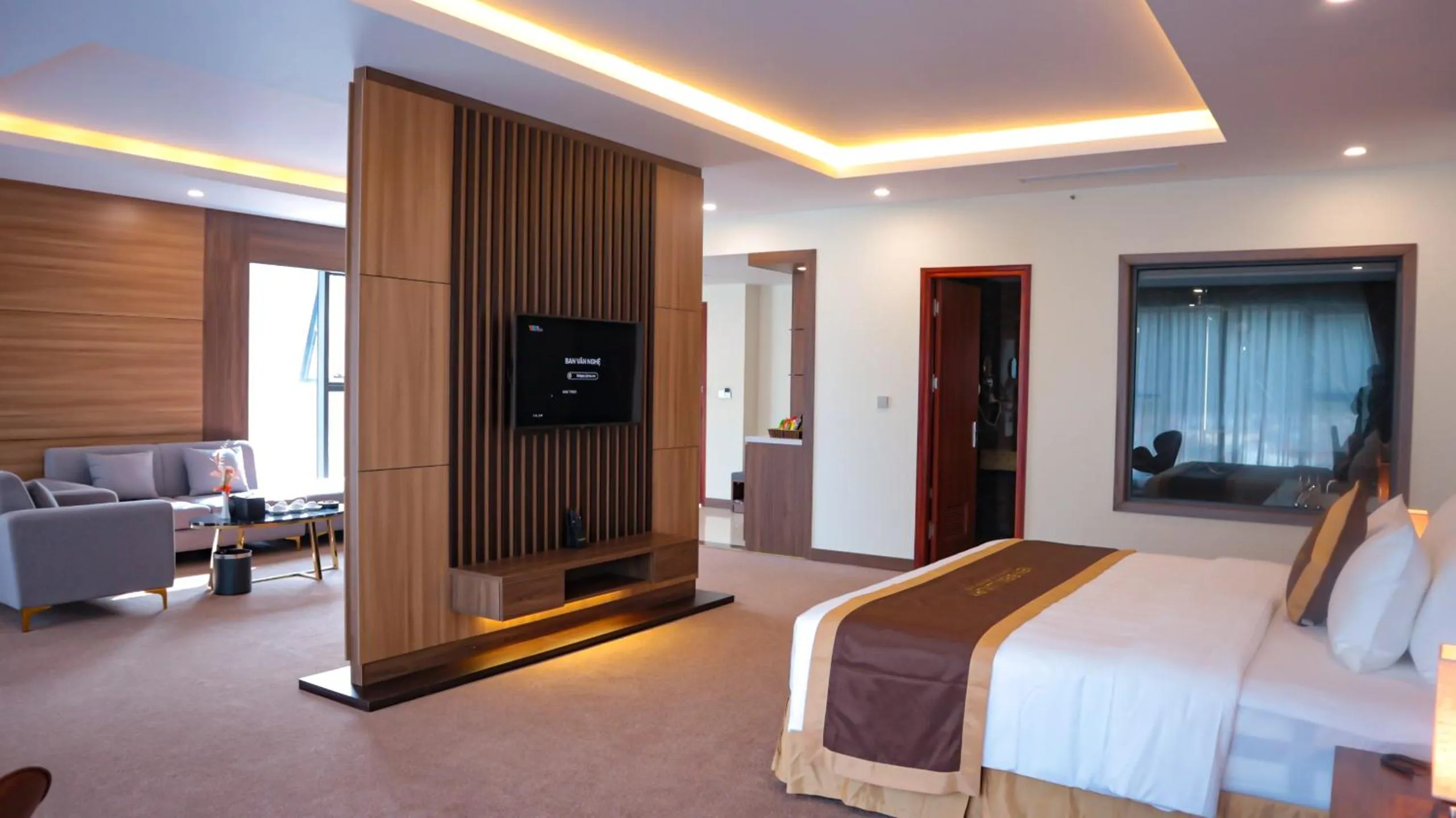 Bed in YEN BIEN LUXURY HOTEL