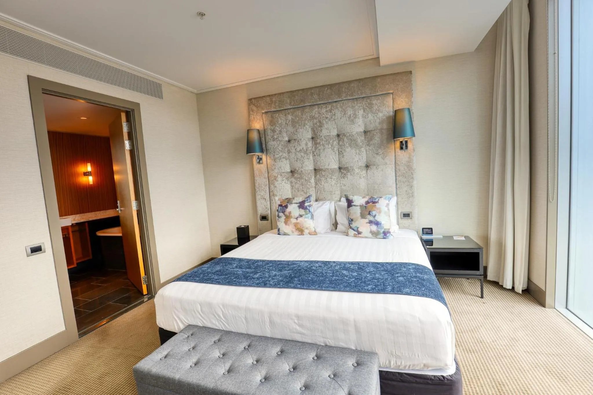 Bedroom, Bed in Marsden Viaduct