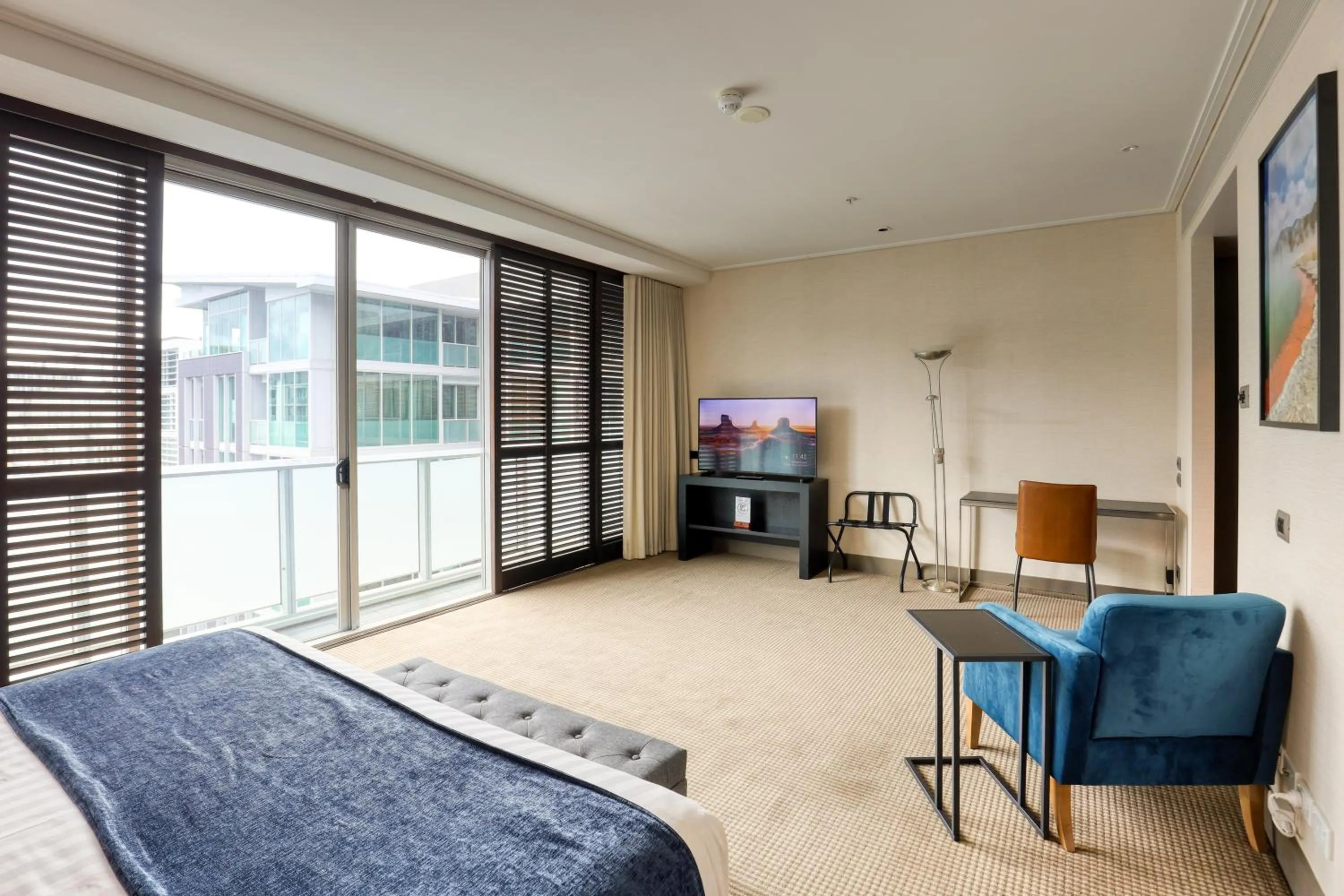 TV and multimedia in Marsden Viaduct