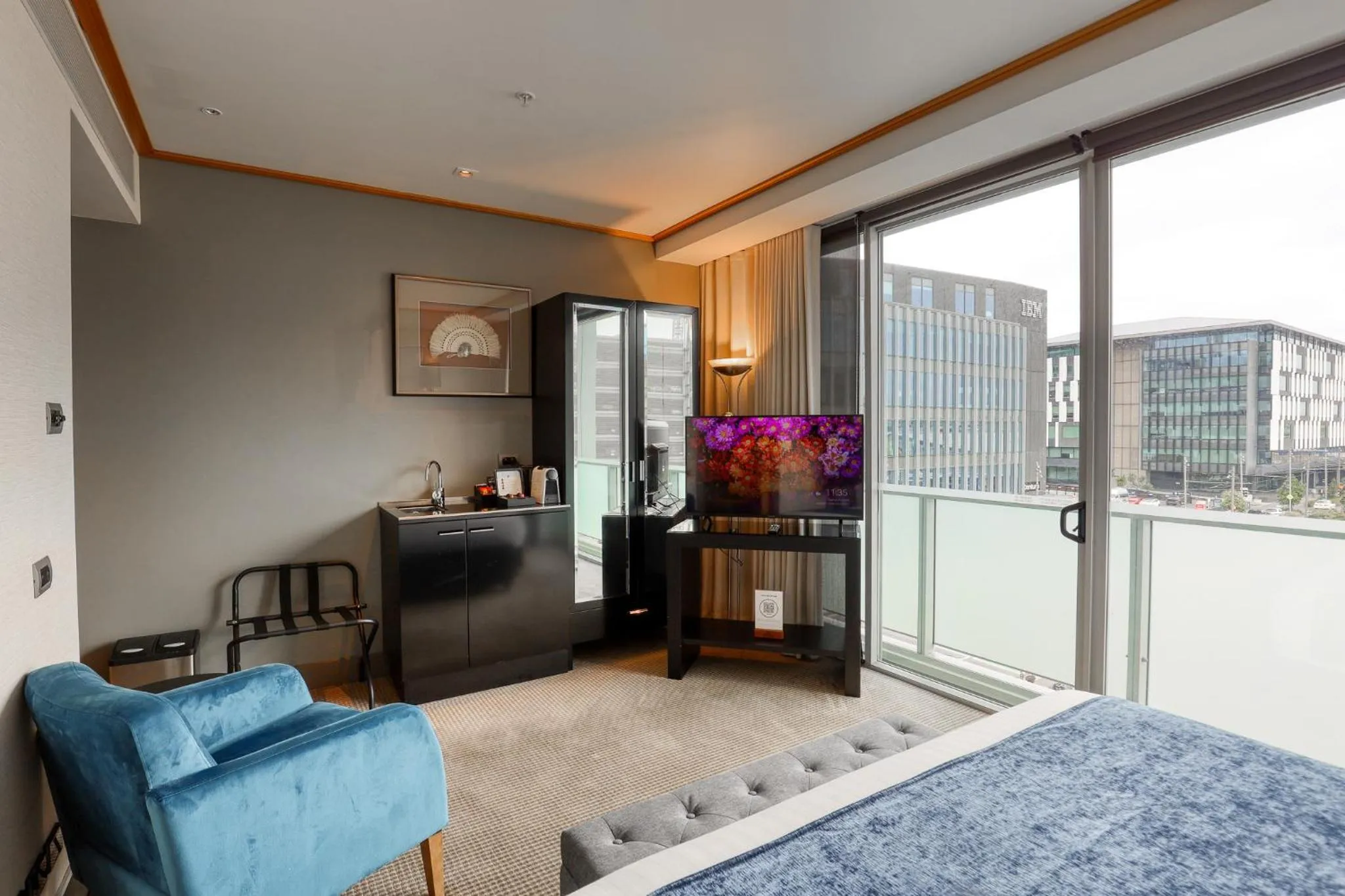 TV and multimedia in Marsden Viaduct