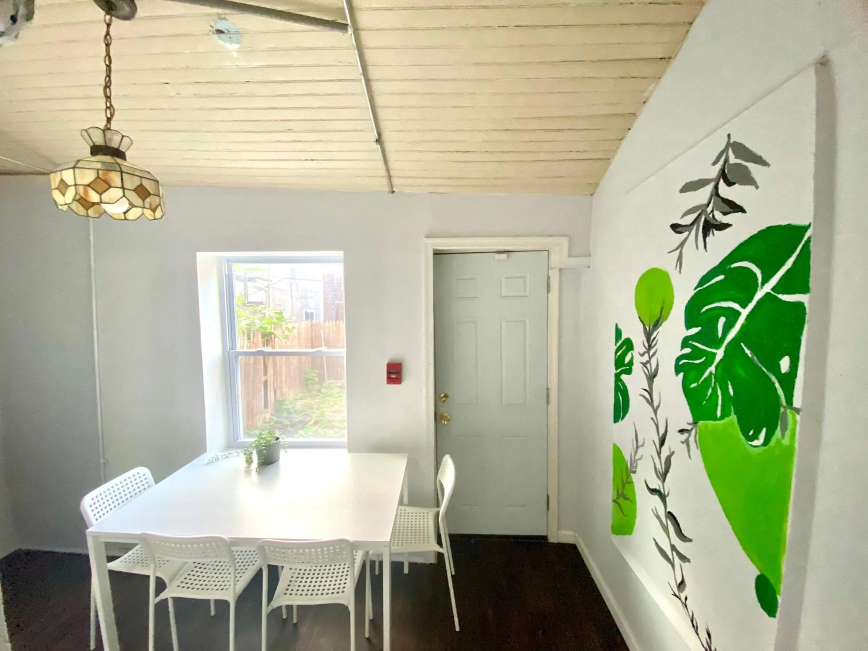 Dining area in Legacy - Spring Garden University City