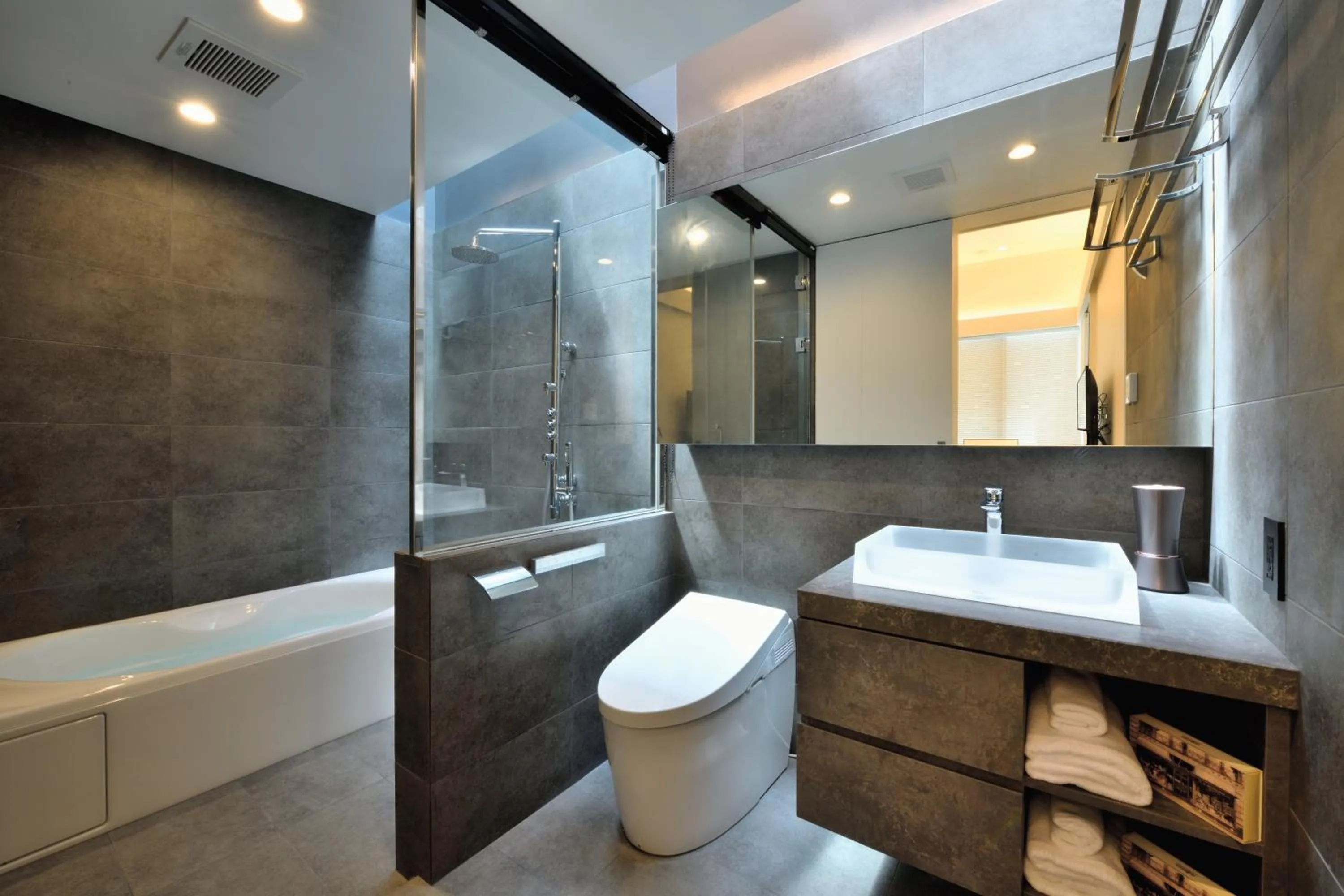 Bathroom in Villa VALIOSA ON THE BEACH