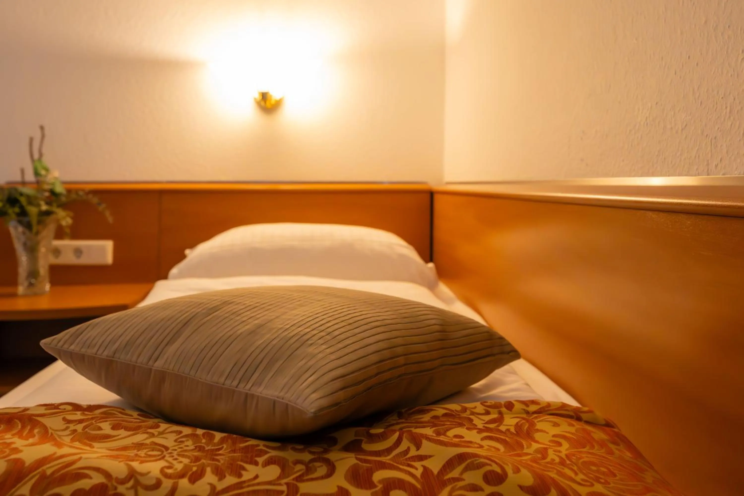 Bed in Parkhotel Hohnstein by STEIGER Hotels