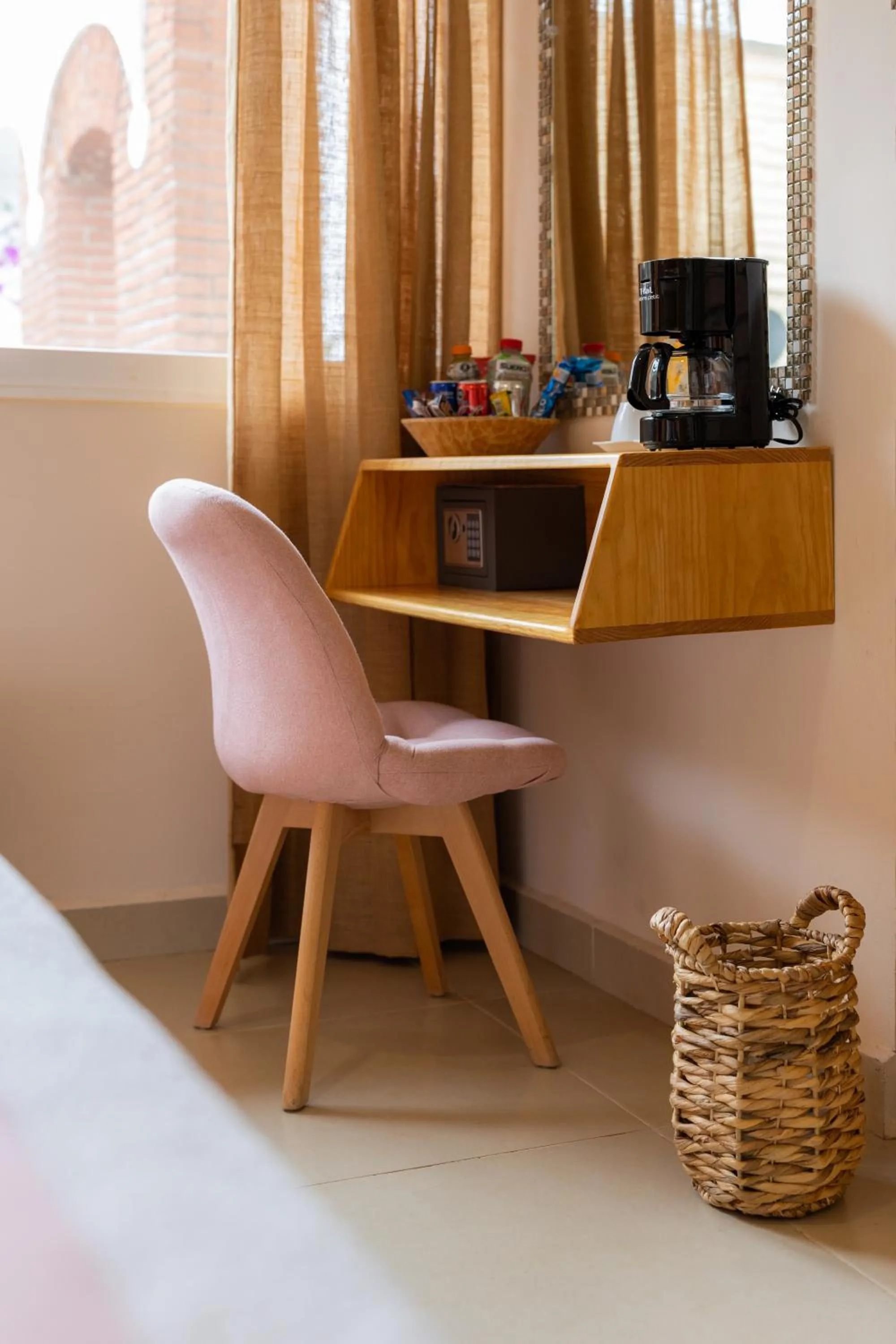 Coffee/tea facilities in ArcoSodi Hotel Boutique