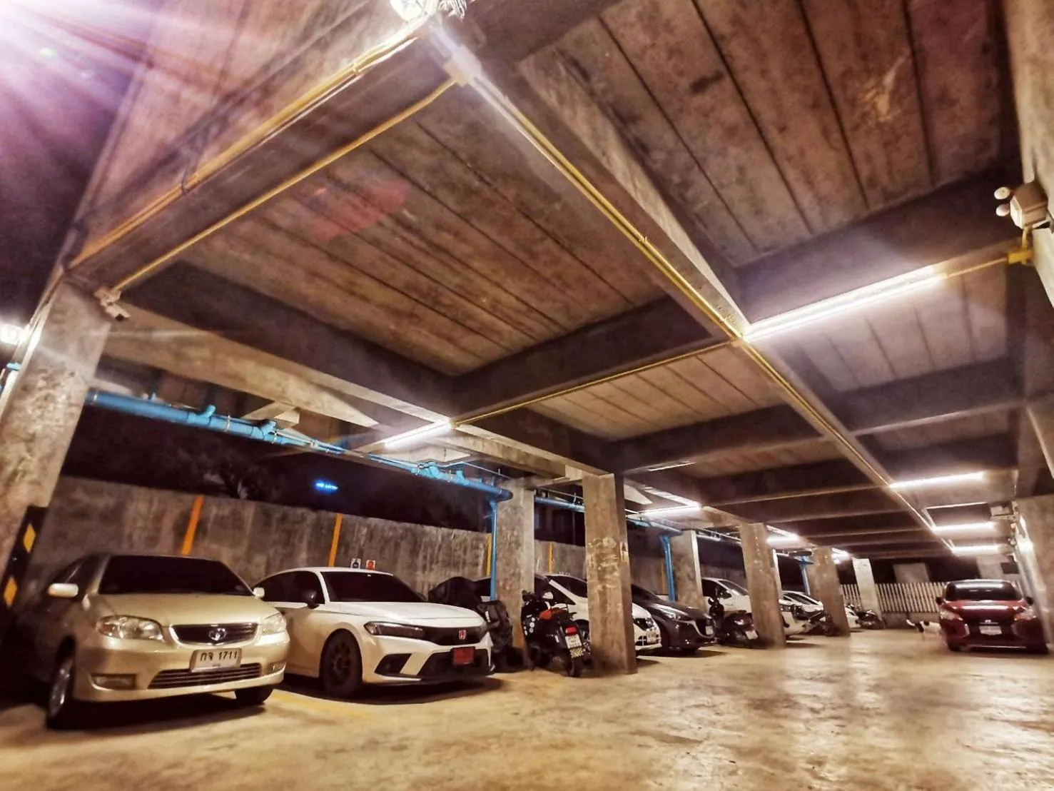 Parking in Newman hotel