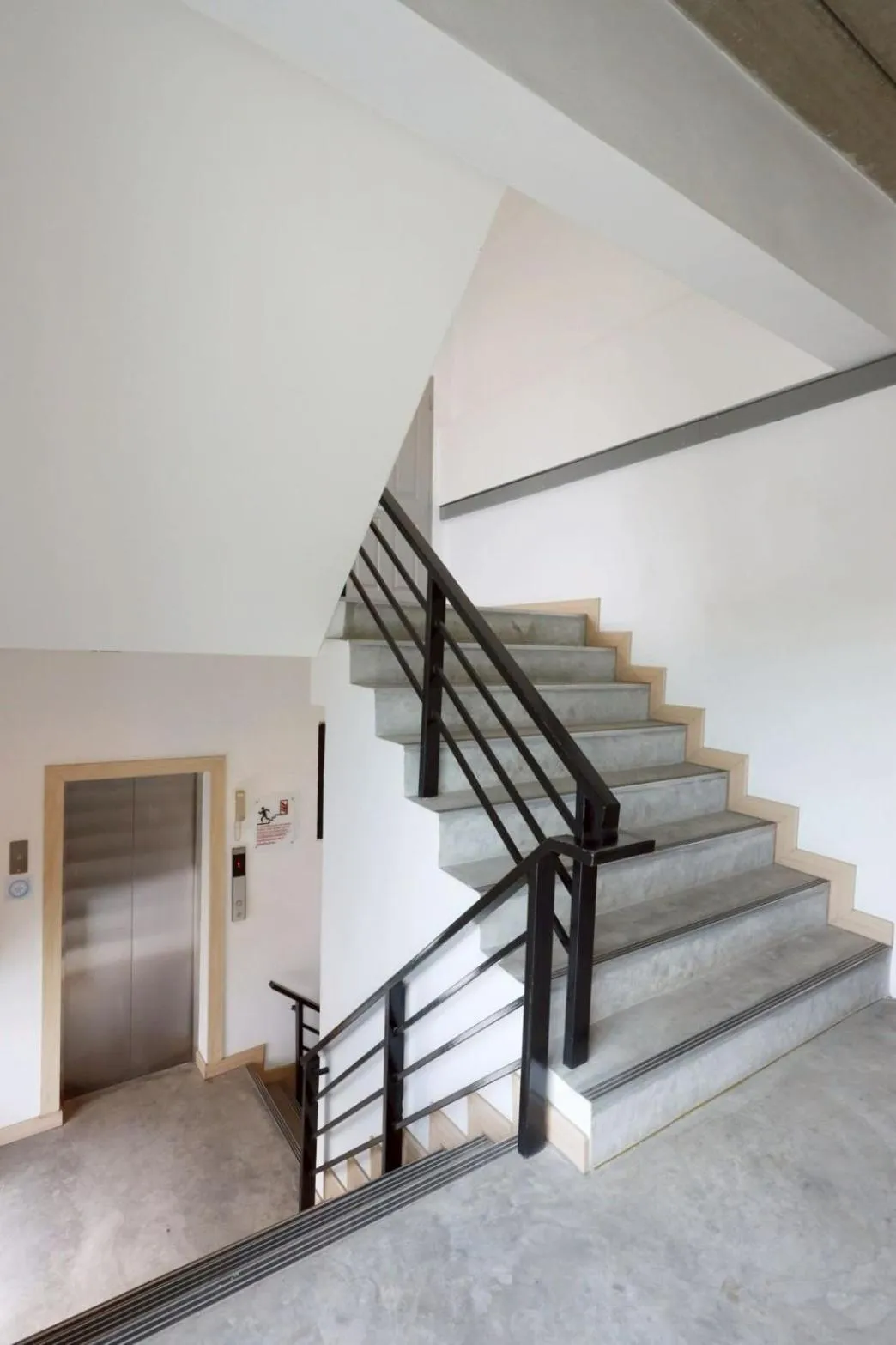 Facade/entrance in Newman hotel