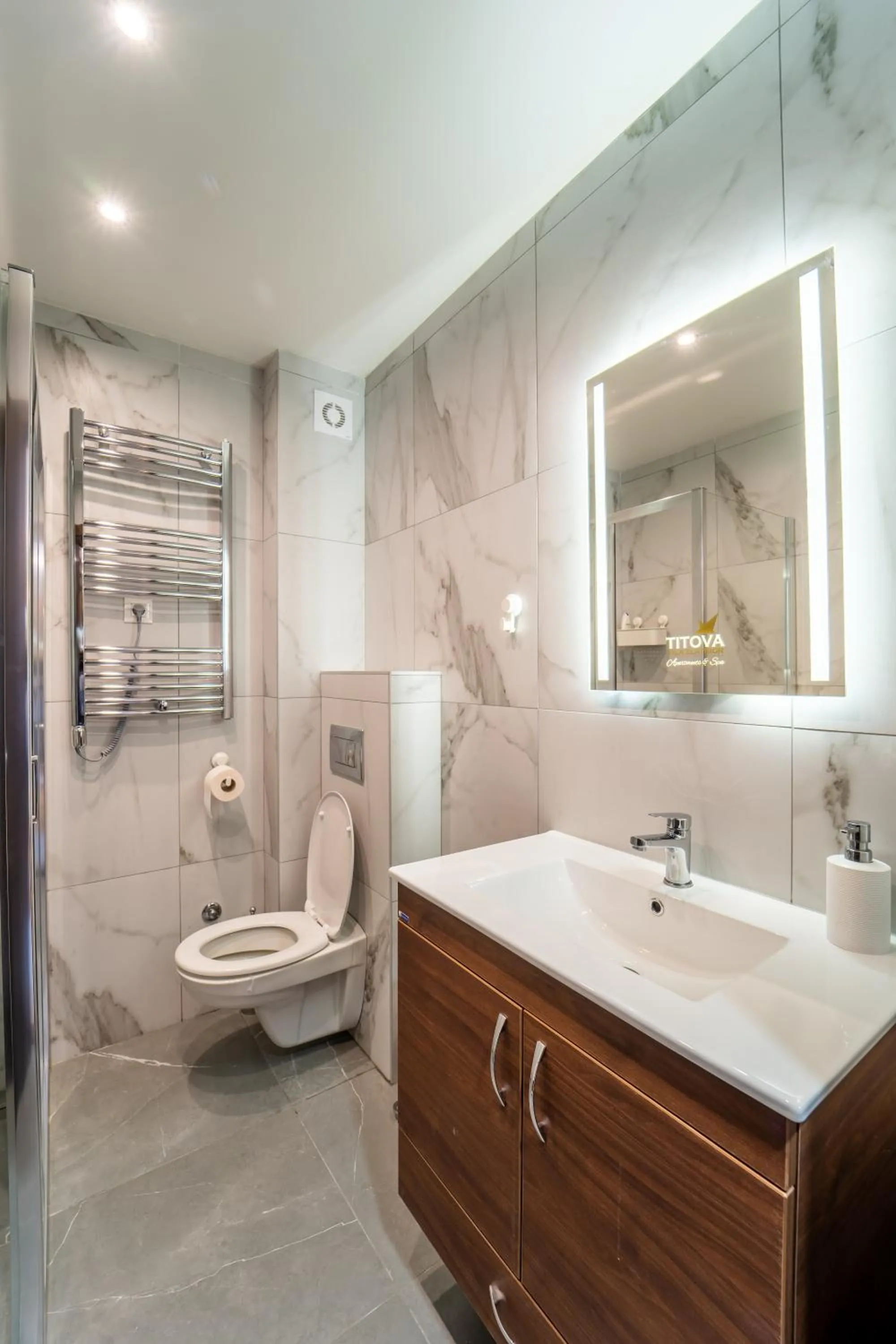 Shower in Titova Vila Zlatibor