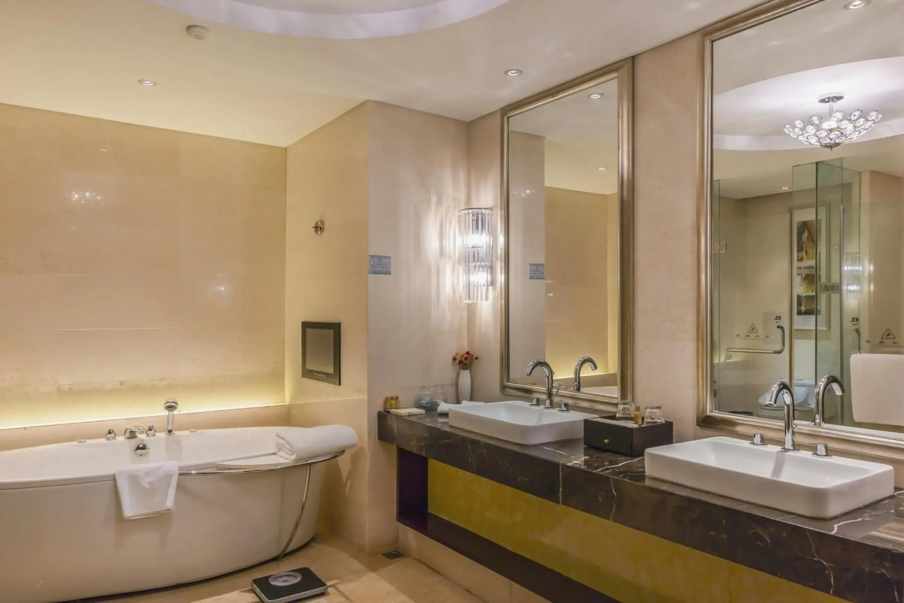 Executive, Smoking Suite in Wyndham Xinyang Downtown Executive, Smoking Suite in Wyndham Xinyang Downtown